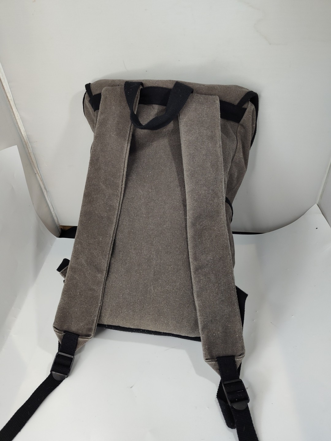 Leeds Field and Co. Canvas Backpack Gray & Black 18″ x 14″ Multiple Pockets