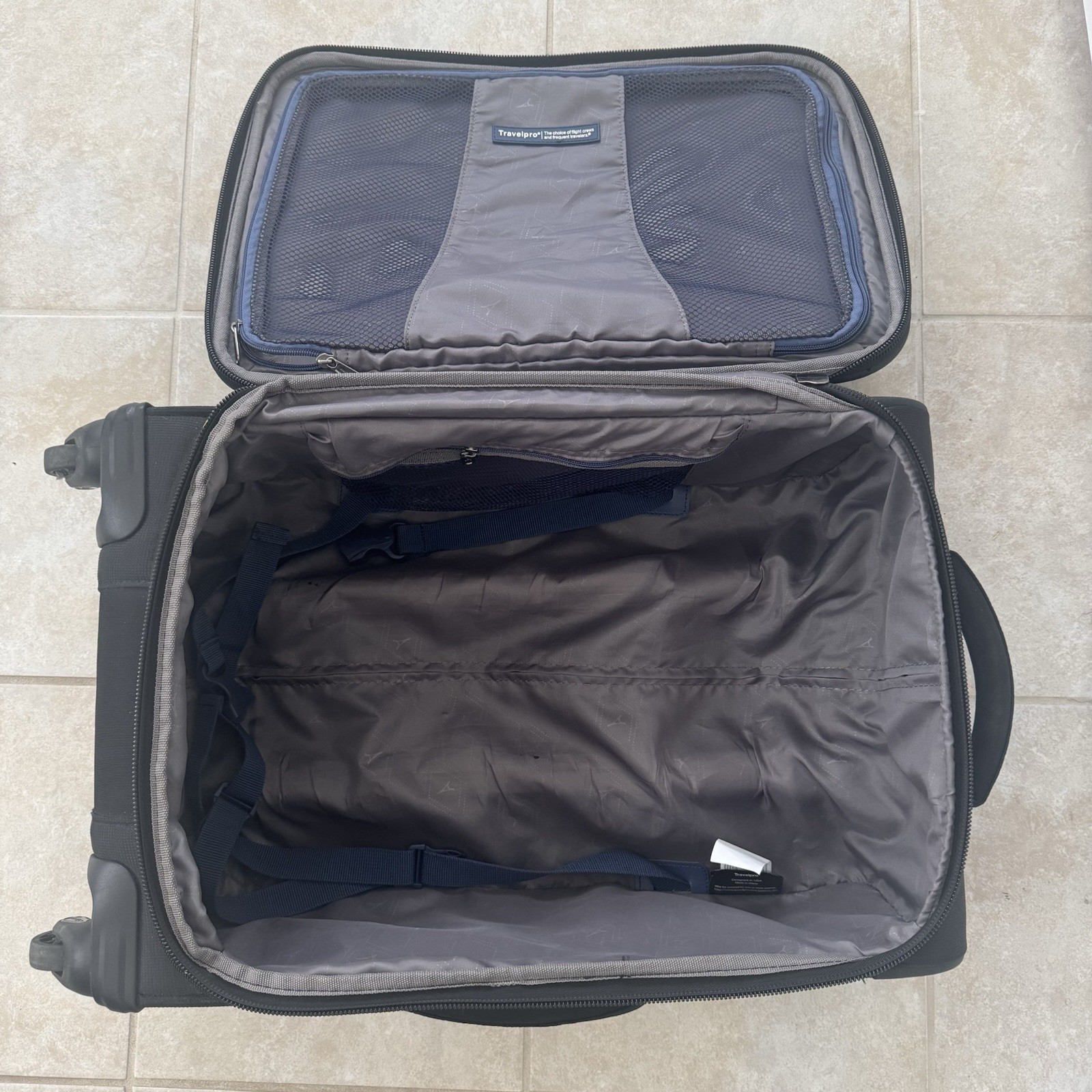 Travelpro Maxlite 5 Softside Expandable Luggage 4 Spinner Wheels 22” Carry On