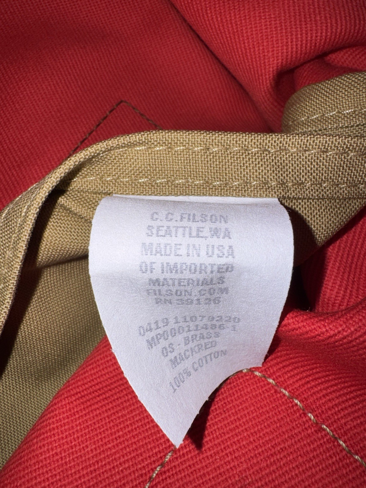 FILSON SMALL RUGGED TWILL DUFFLE BAG In Mackinaw Red / Mack Red / Made In USA