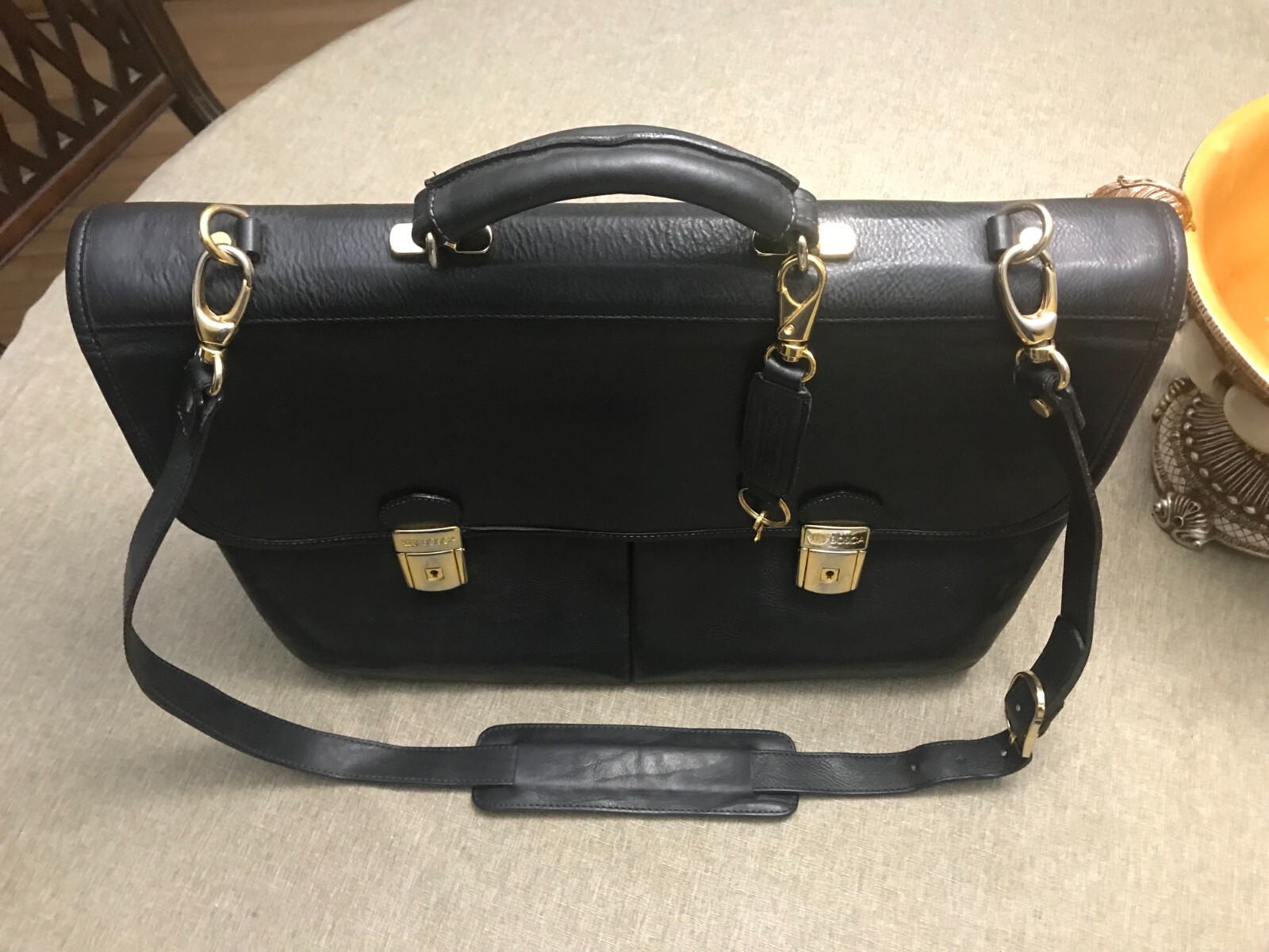 BOSCA “CORRESPONDENT” Heavy Leather Briefcase / Messenger Bag – Made in USA