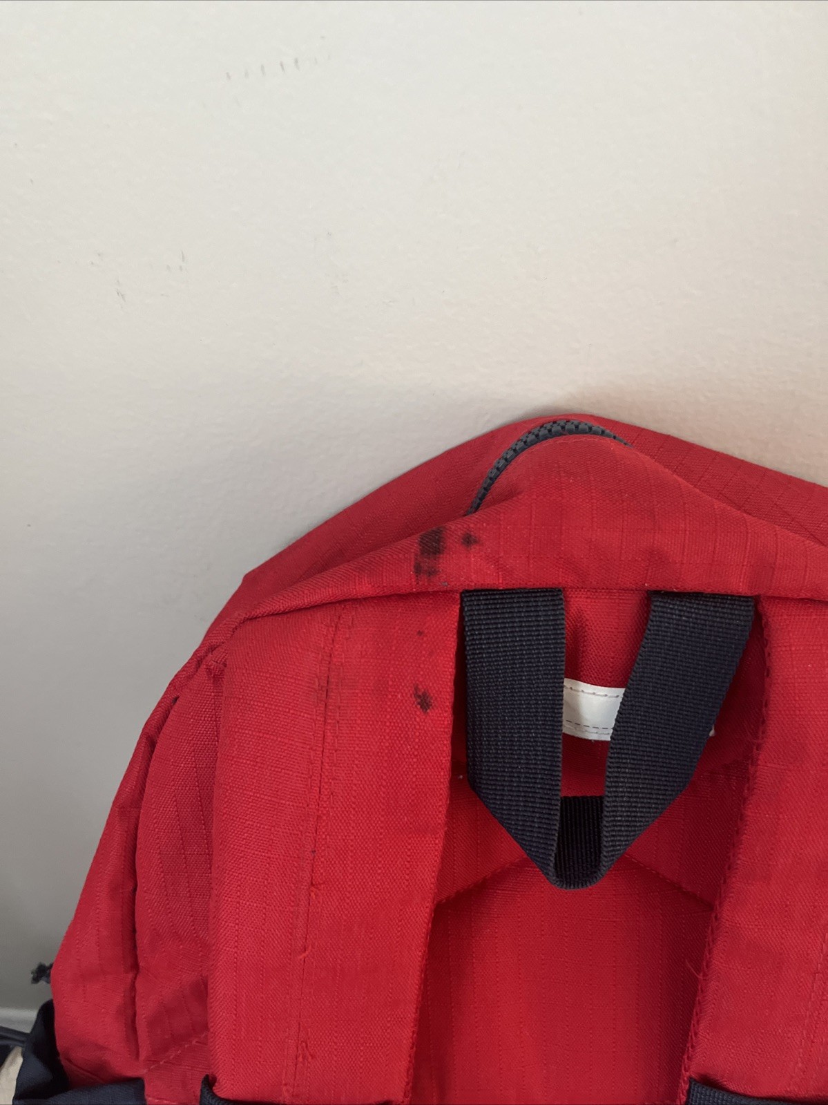 Vineyard Vines Backpack Strap Book Bag Zip Up Red Read description