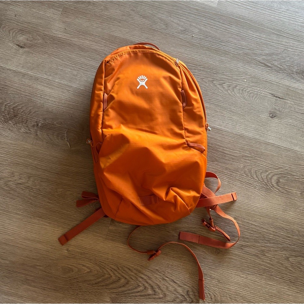 Hydro Flask Down Shift Backpack 14 Liter Water Pocket Hydration Pack Orange