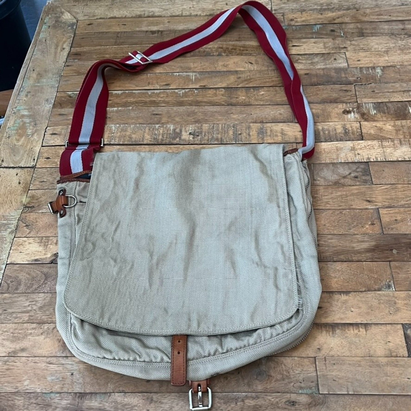 Bally Leather & Canvas Khaki Crossbody Messenger Bag Expandible