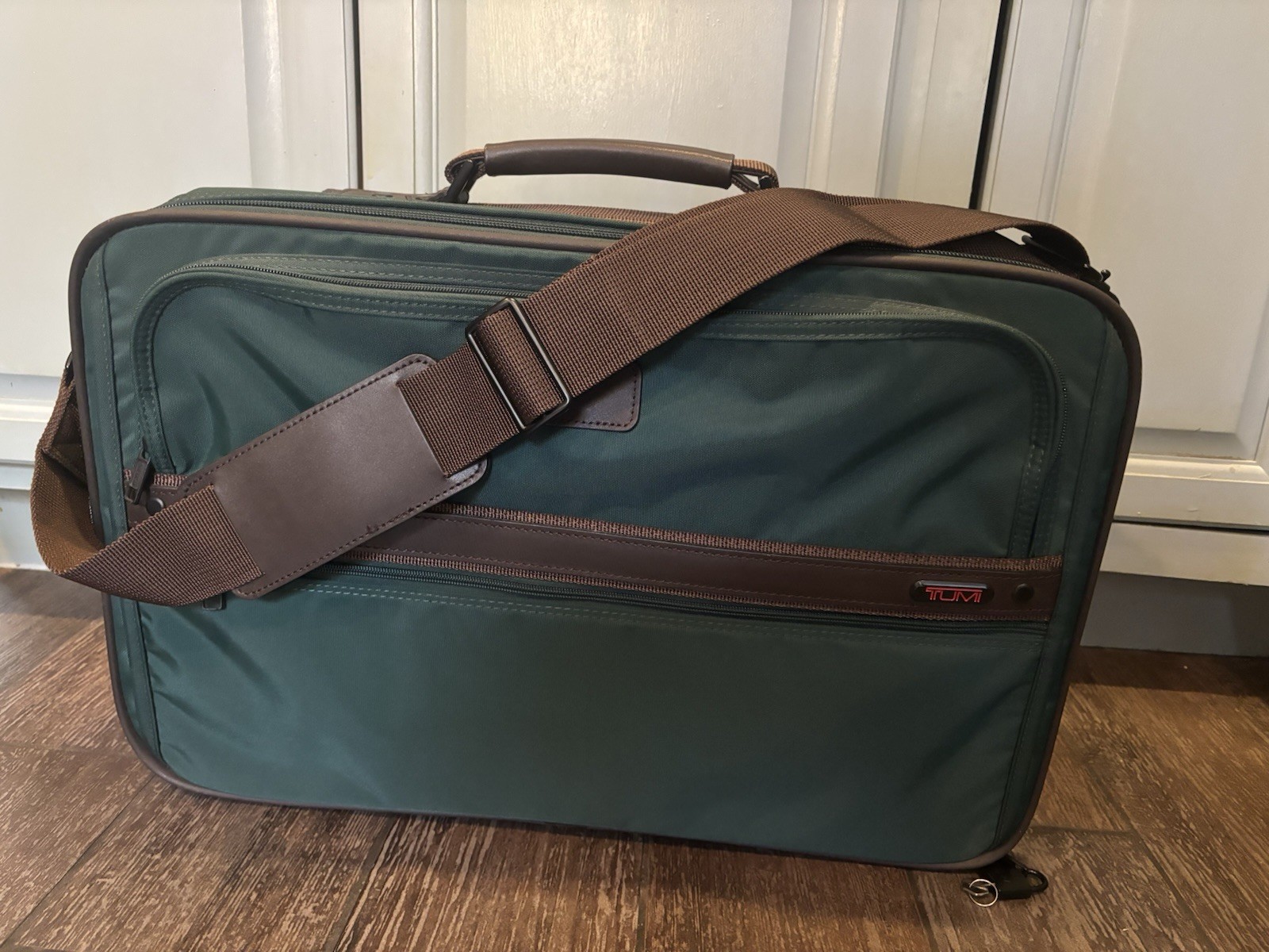 Tumi 2Way Briefcase Messenger Bag Green Brown Strips Strap Taiwan ROC