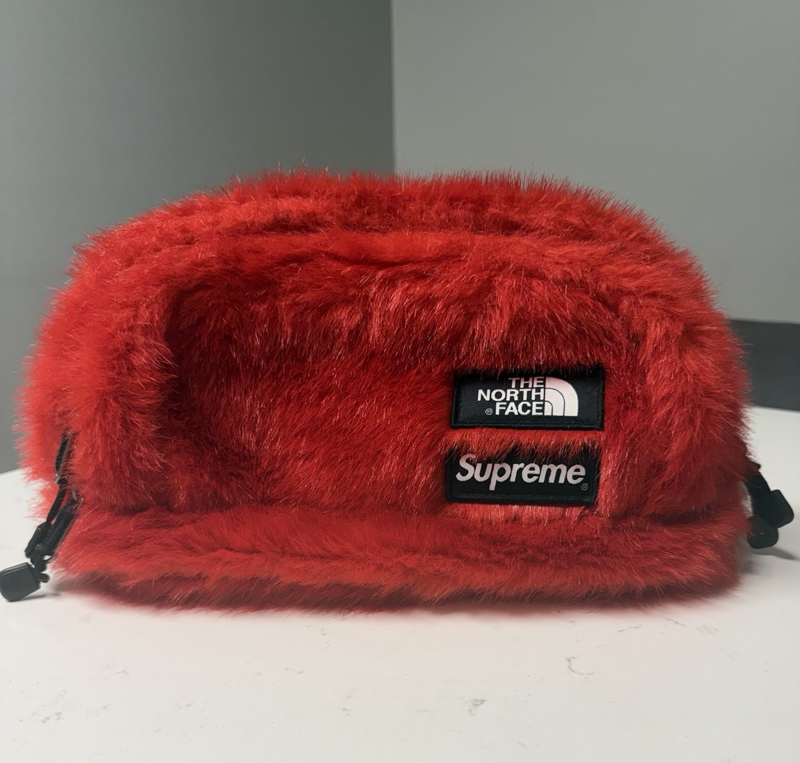 Supreme x The North Face Faux Fur Waist Bag x Red