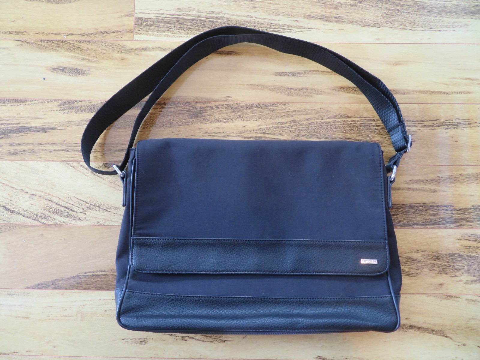 NWOT NEW Calvin Klein Black Microfiber Messenger Bag 15 x 11 x 3″ Unisex