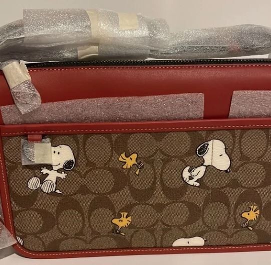 🐼💦 Coach CE709 🐼💦 Peanuts Snoopy Woodstock Convertible Crossbody Bag 🐼 GB26