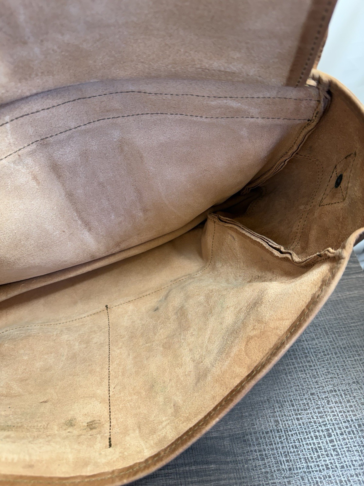 Whipping Post WP Standard Large Leather Messenger Bag Brown Distressed