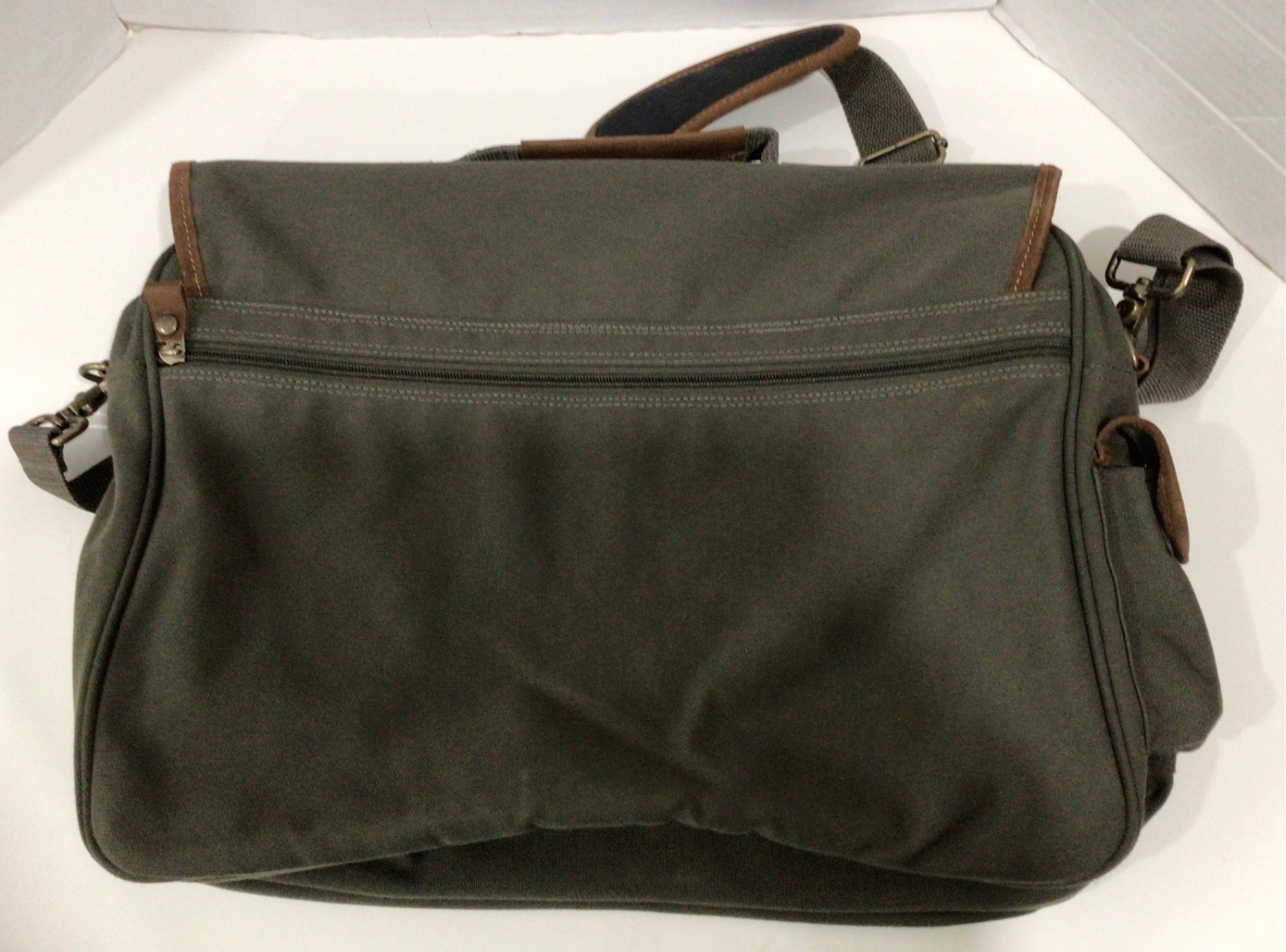 Field & Stream Vintage Gear Messenger Laptop Bag Briefcase Canvas Olive