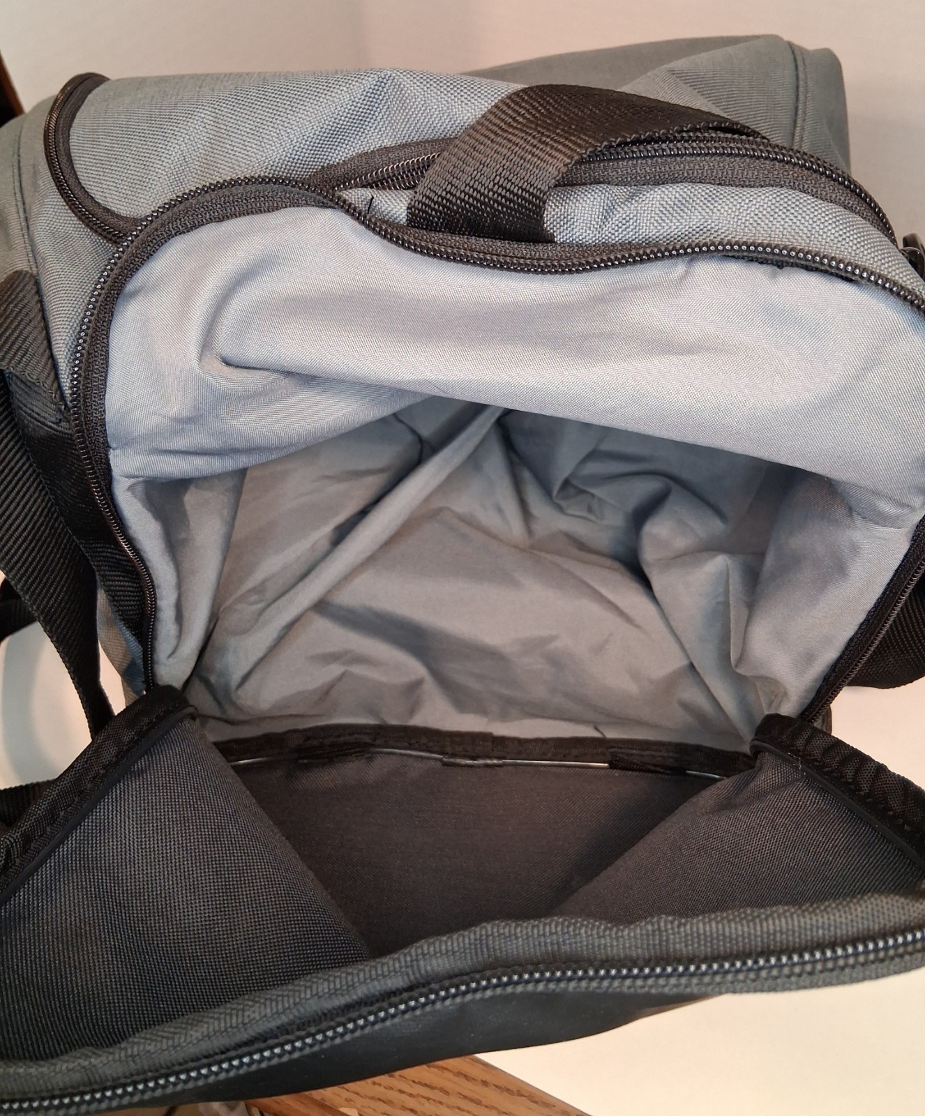 Nike Duffel Bag with Shoulder Strap & Handle Calhoun Celebrity Golf Tourney Gift