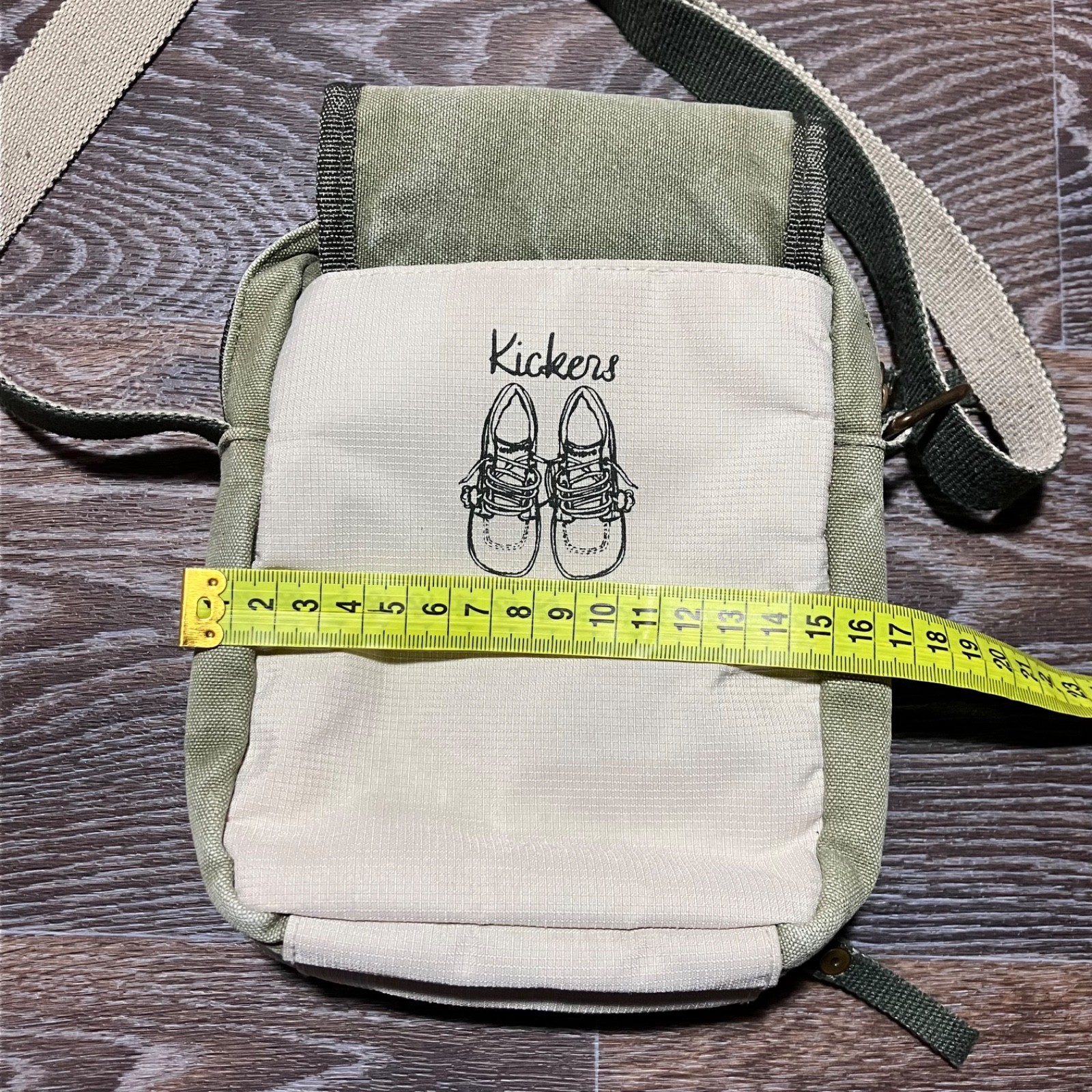 Y2K Vintage KICKERS Messenger Shoulder Bag Beige Khaki size 16×22 cm