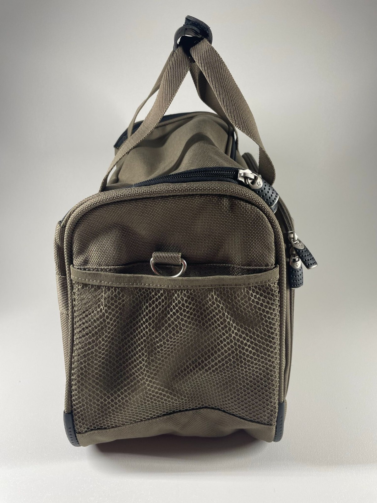 Samsonite Rugged Fabric olive green Travel Bag Size 16*9*12.5 In