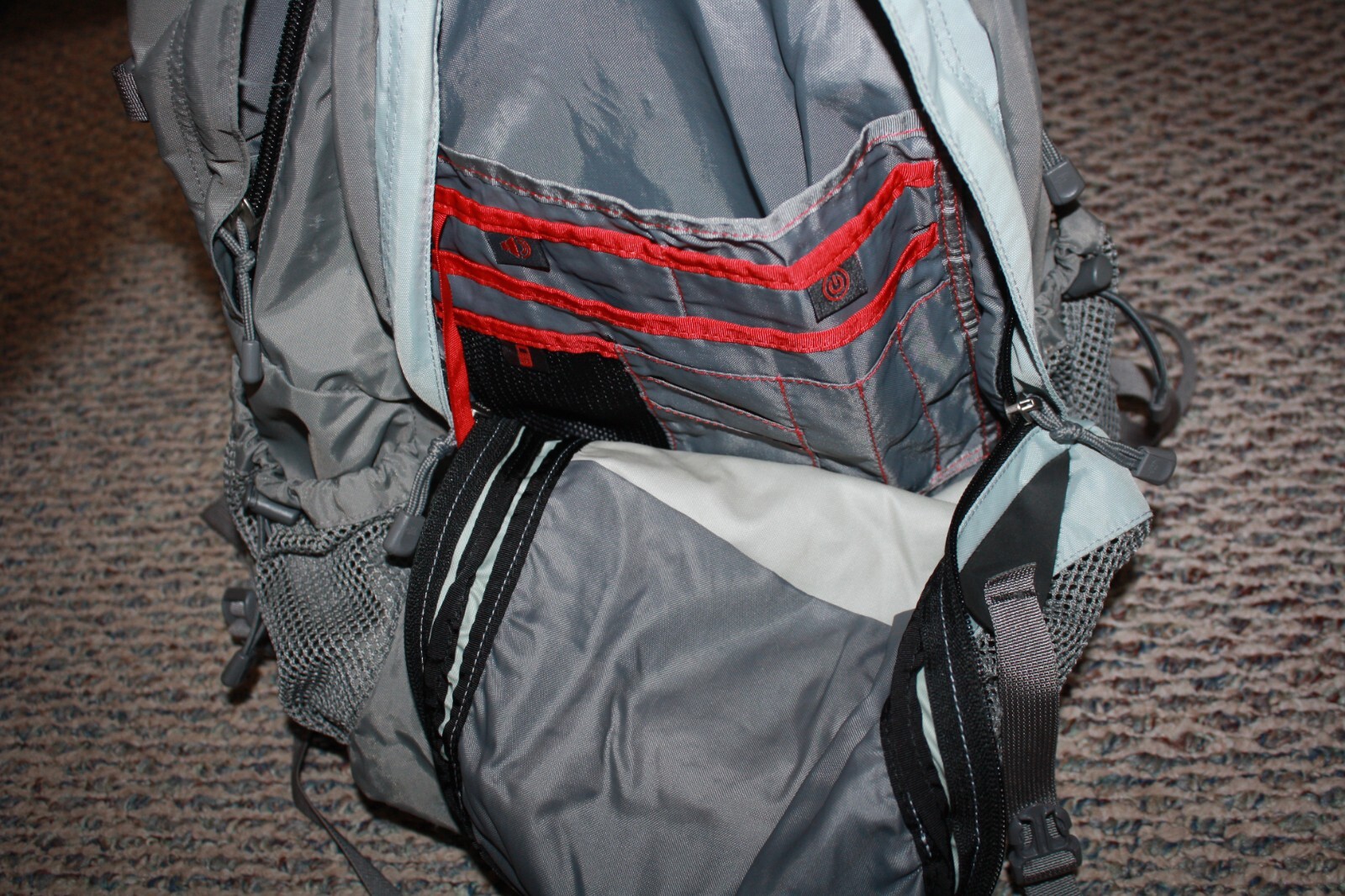 The North Face Recon Backpack Padded Gray Nylon Hiking School Book Bag 19×15