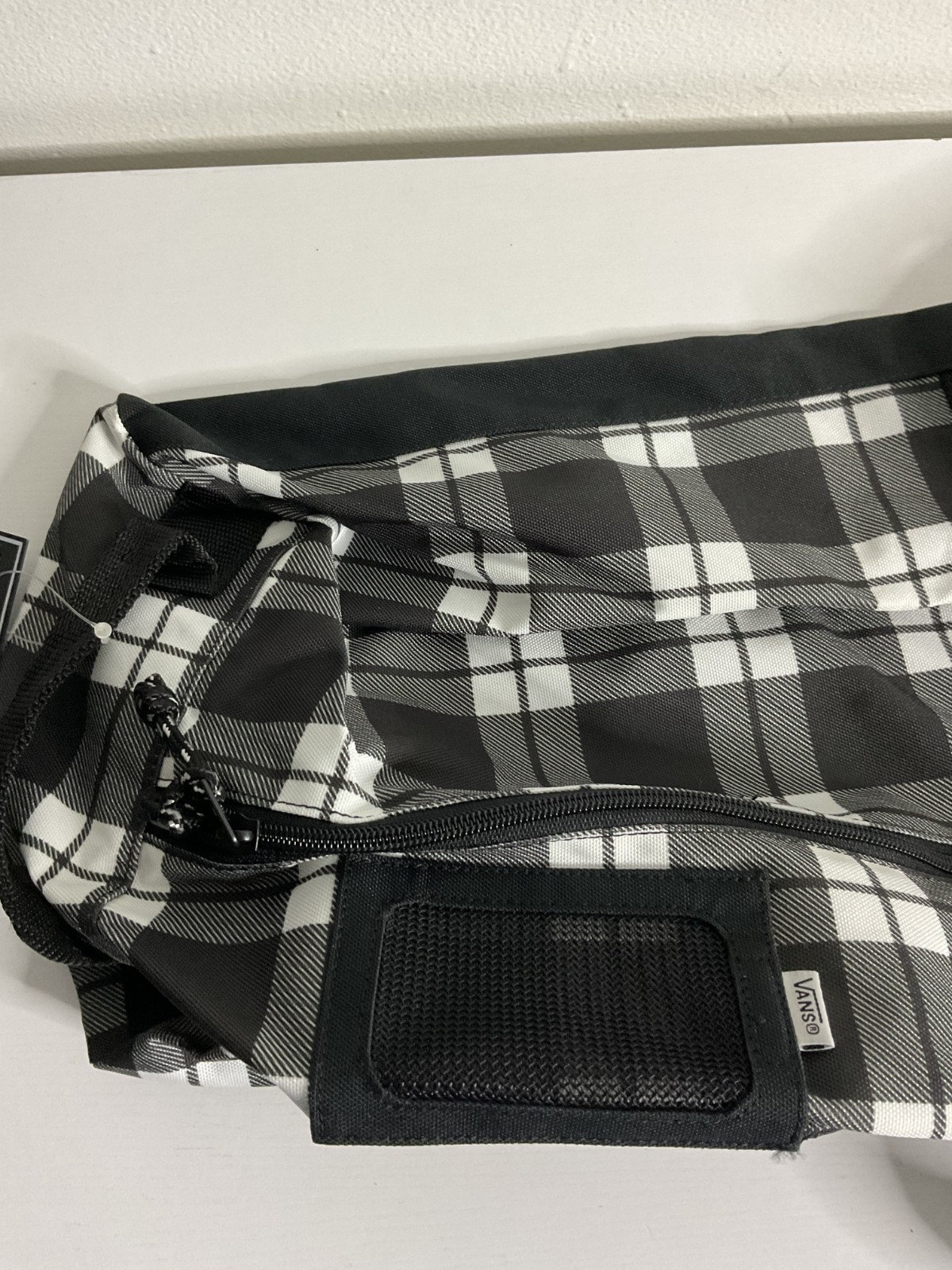 Vans off the wall Men’s Black and White Skateboard Travel Bag