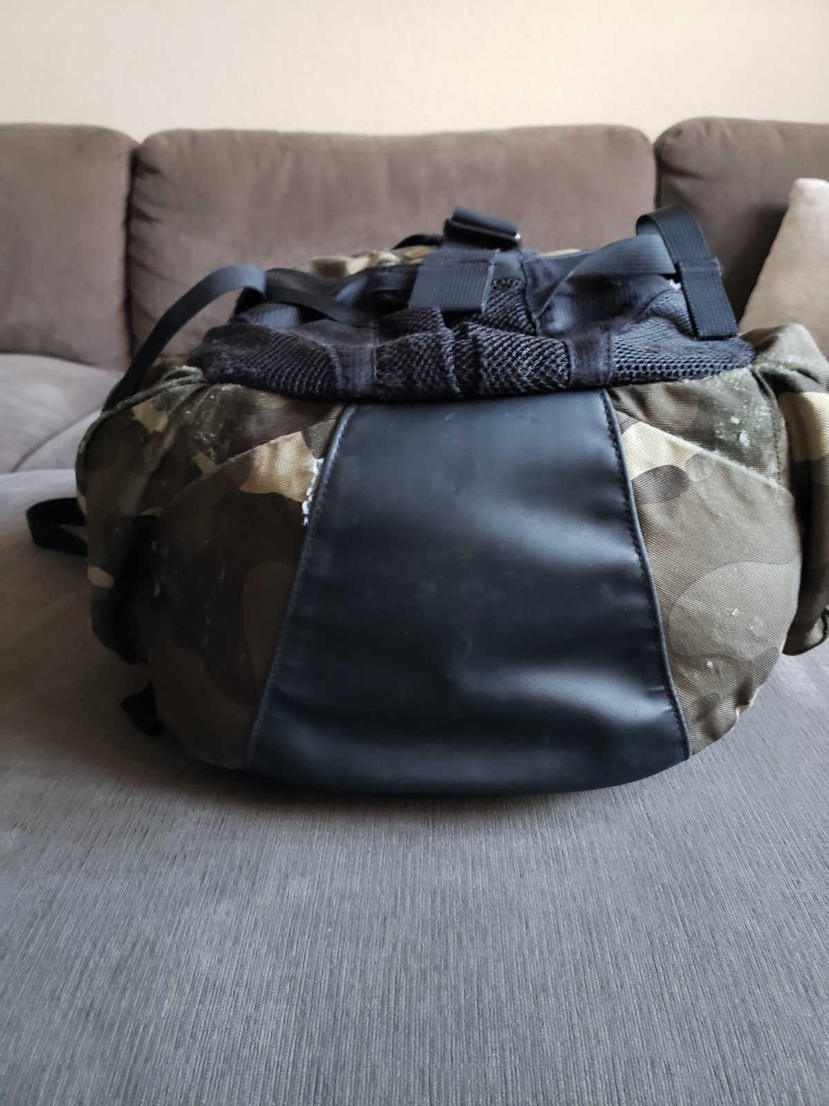 Oakley Icon 2.0 Tactical Backpack Camo/Black Padded Back – VERY CLEAN -Read Desc