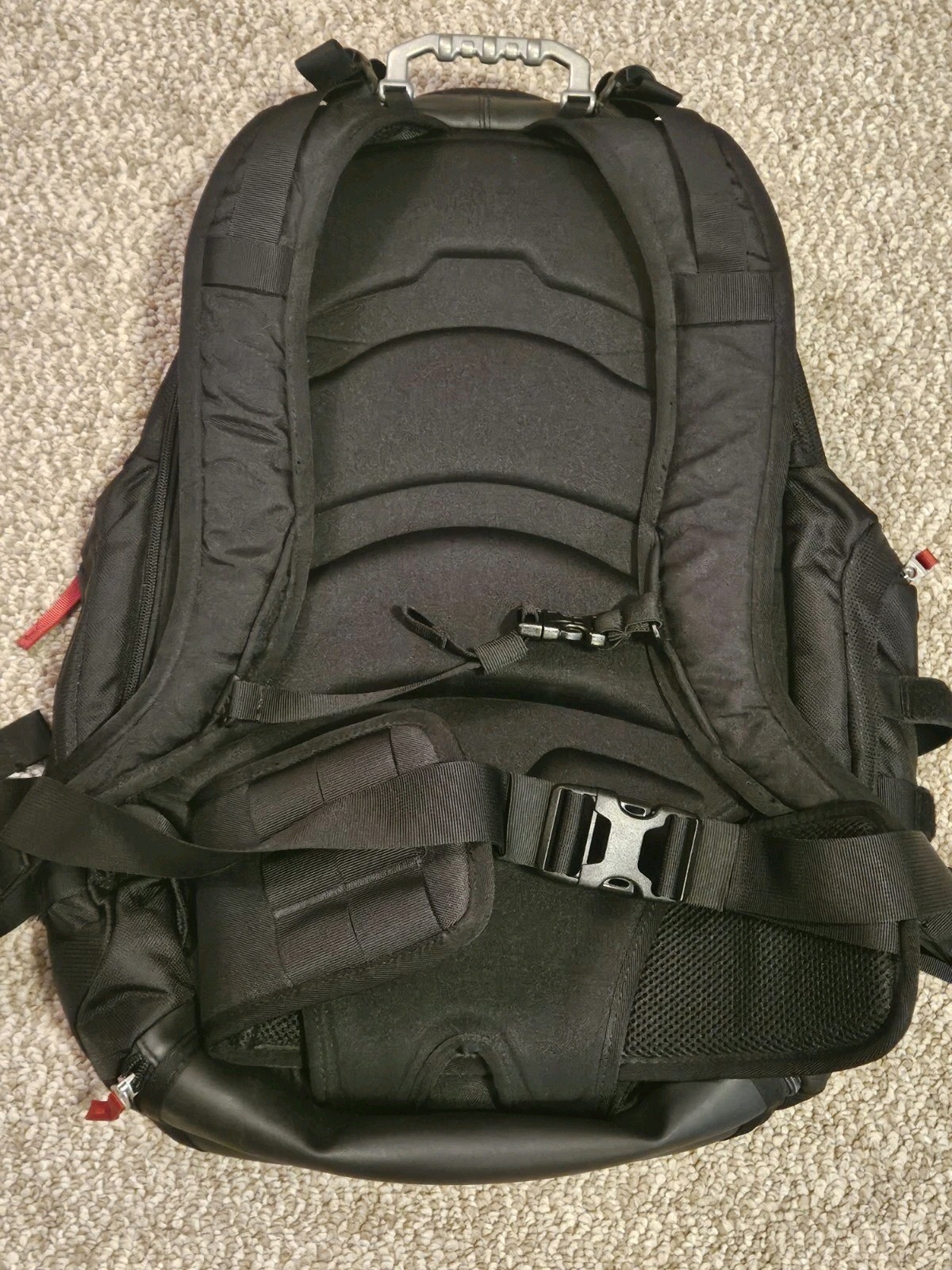 Oakley KITCHEN SINK Backpack 34L Capacity – 92060AODM – BLACK