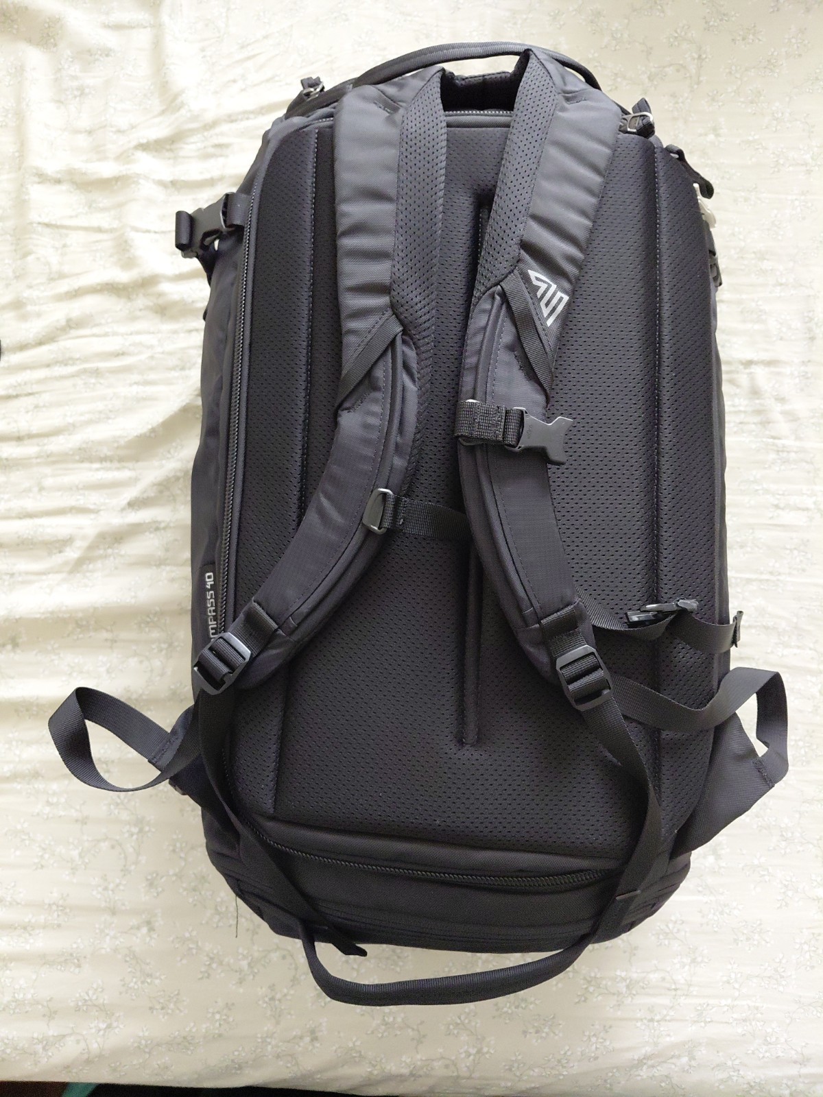 Gregory Compass 40, Laptop Compartment And 2 Zippered Pockets, For Travel