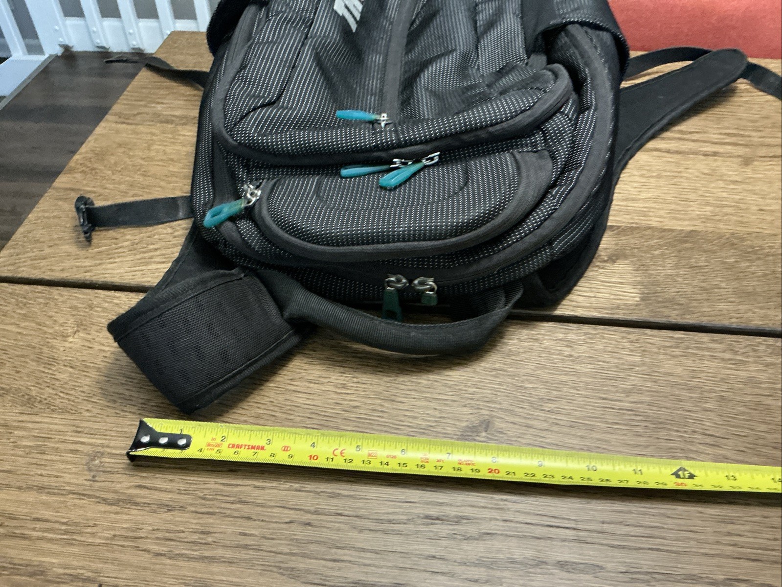 Thule Black Backpack Zip Closure Adjustable Strap Pockets Inner Pockets – READ