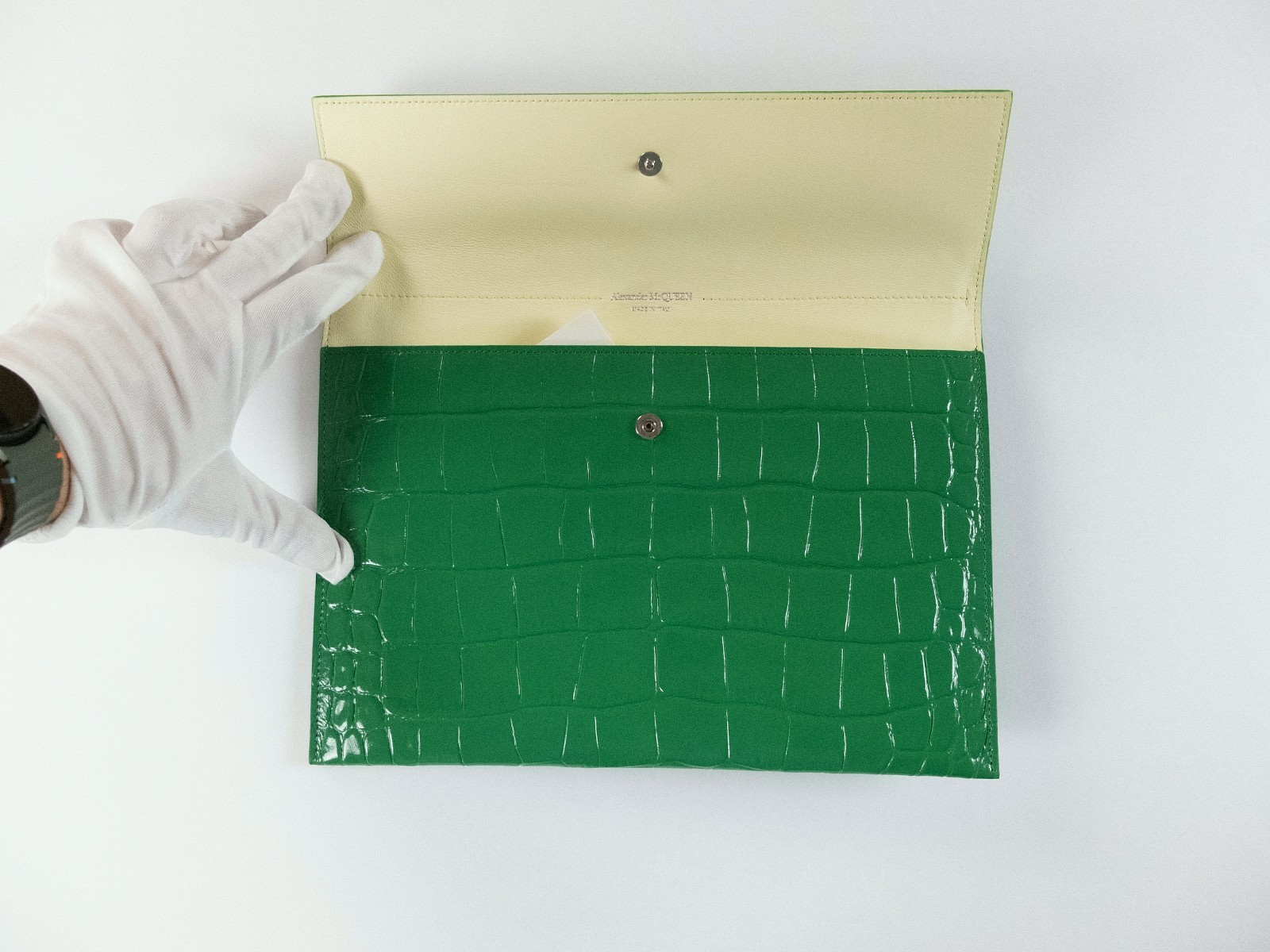 (NO CUSTOMS TAX) ALEXANDER MCQUEEN green croc effect leather envelope clutch bag
