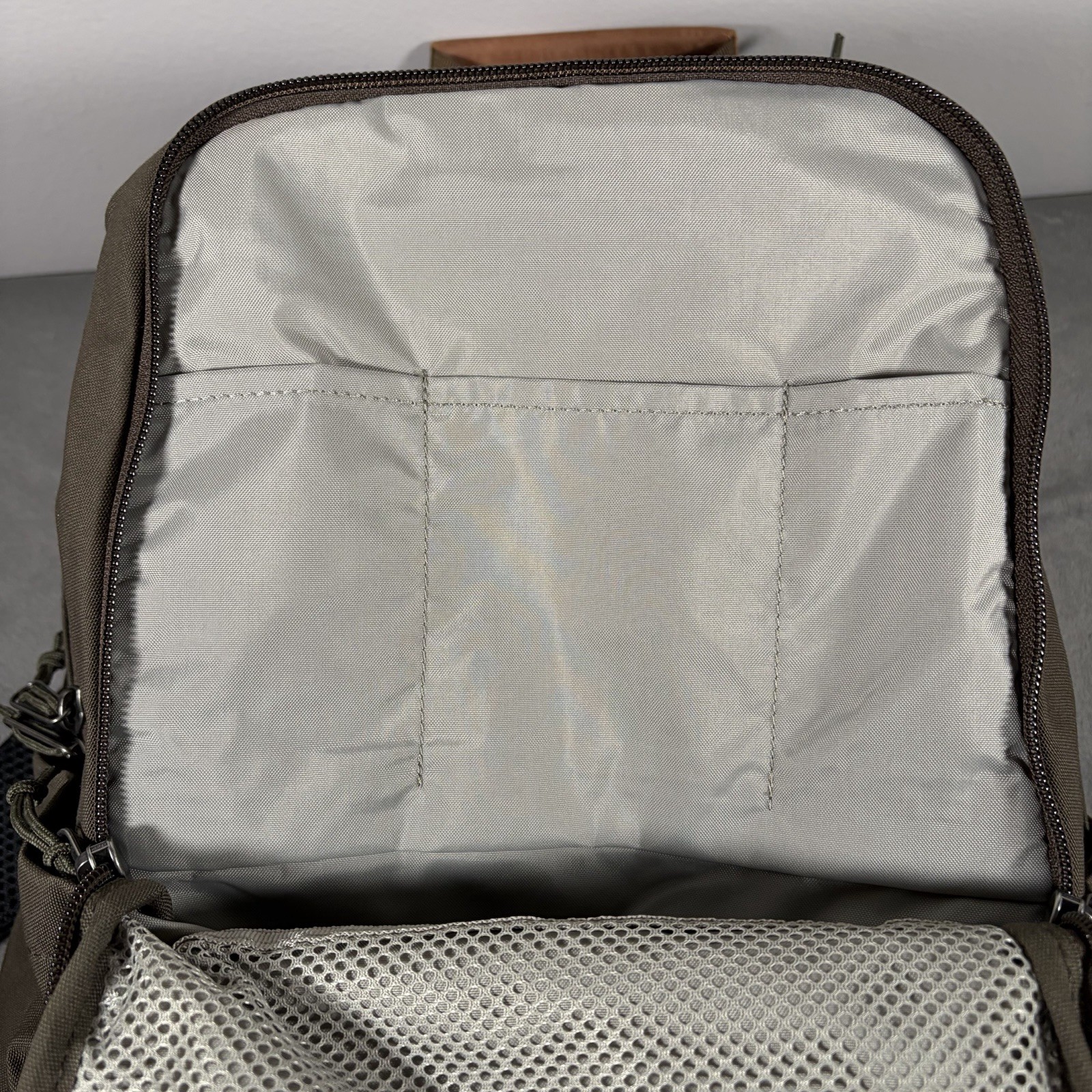 Fjallraven Raven 20L Backpack Brown G-1000 Laptop Sleeve Padded Straps
