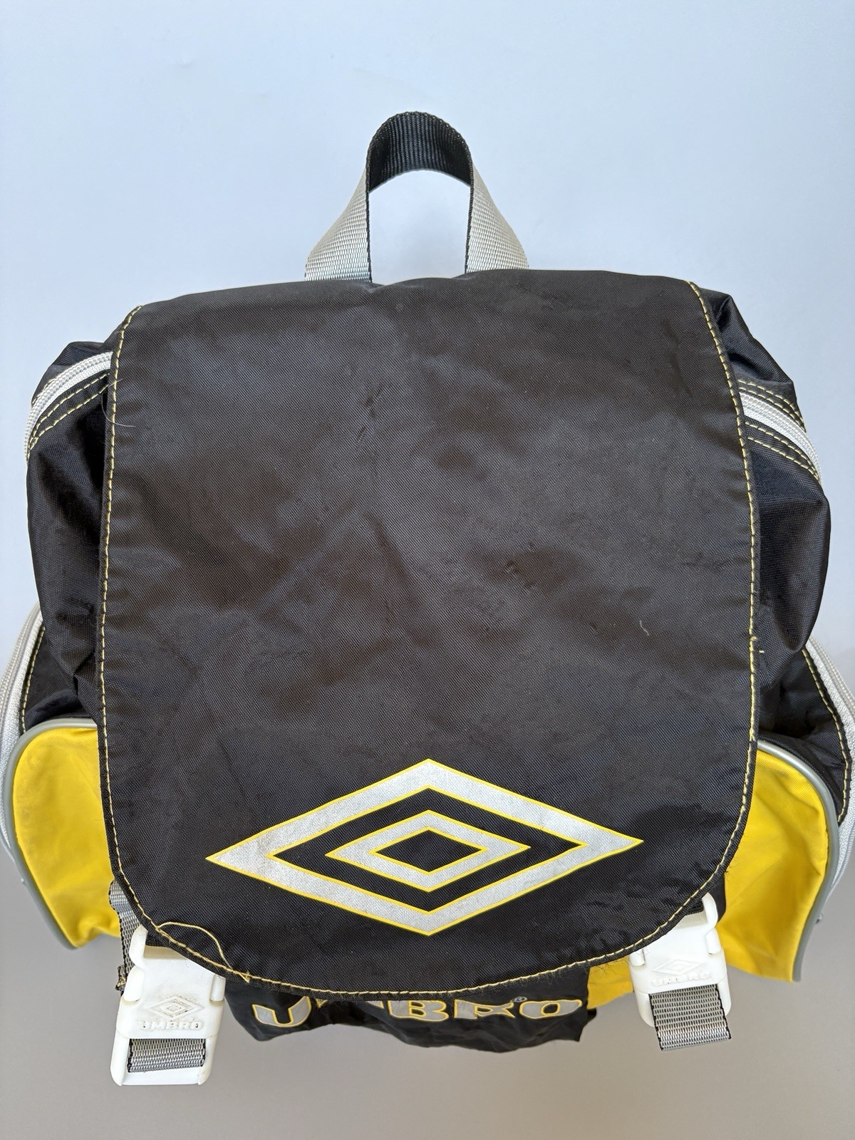 Umbro Vintage Backpack Rucksack Black Yellow Nylon Y2K Sport Football Bag⁠
