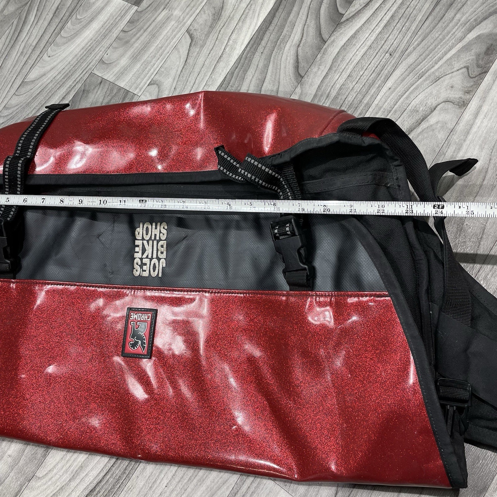 Chrome Industries Messenger Bag Red Buckle Shoulder Bike Bag Embroidered RARE