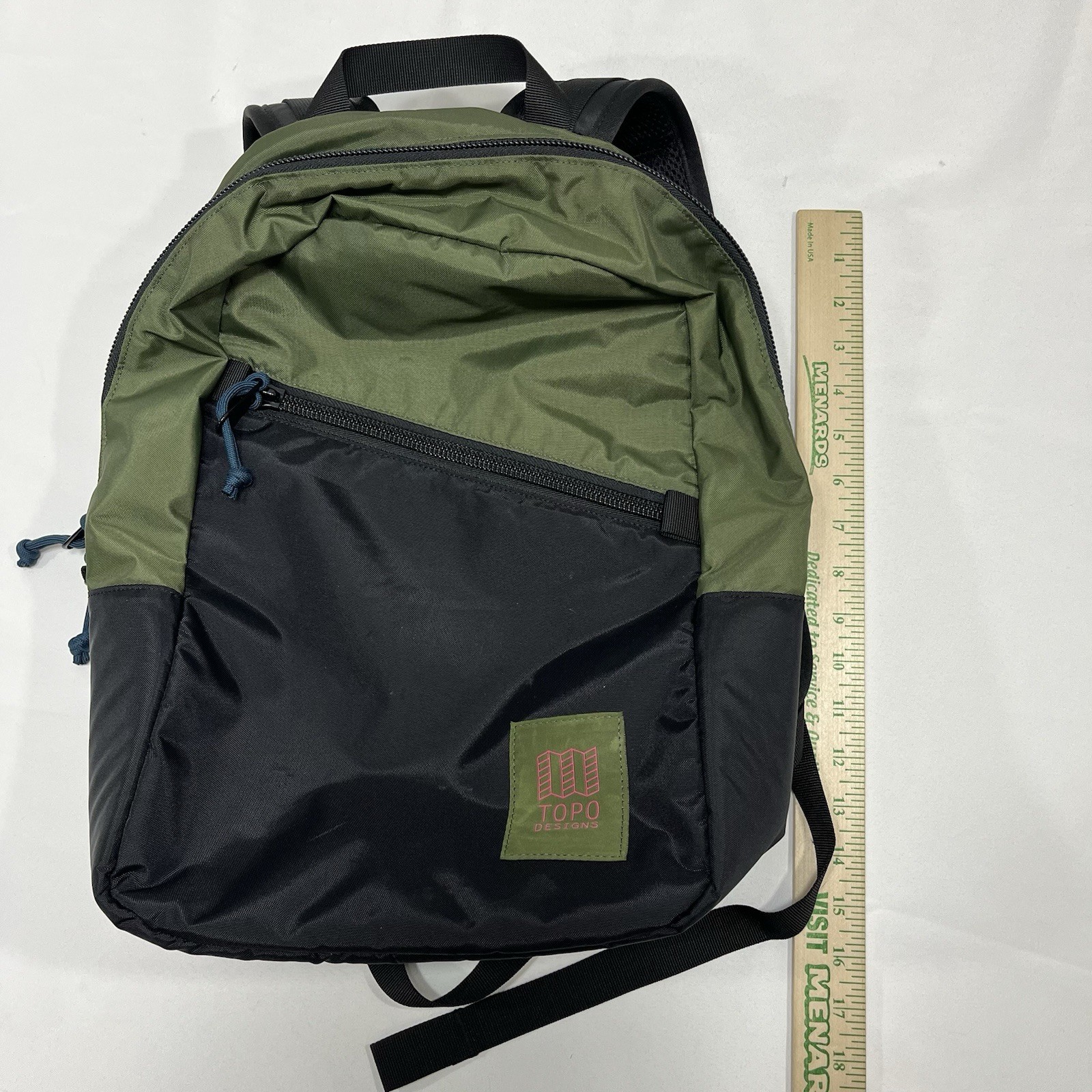 TOPO DESIGNS Light Pack 18.5L Backpack 15″ Laptop Sleeve School Green Black