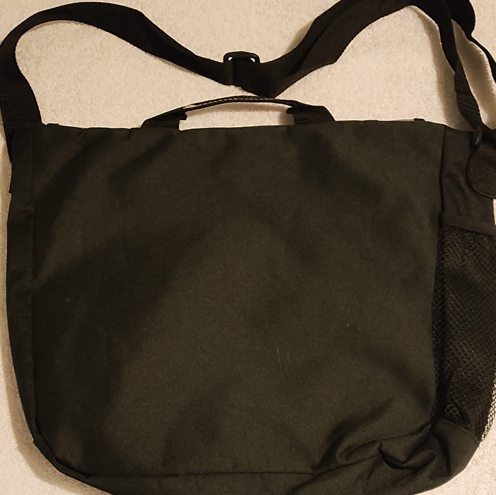 Leed’s FedEx Messenger lab top bag