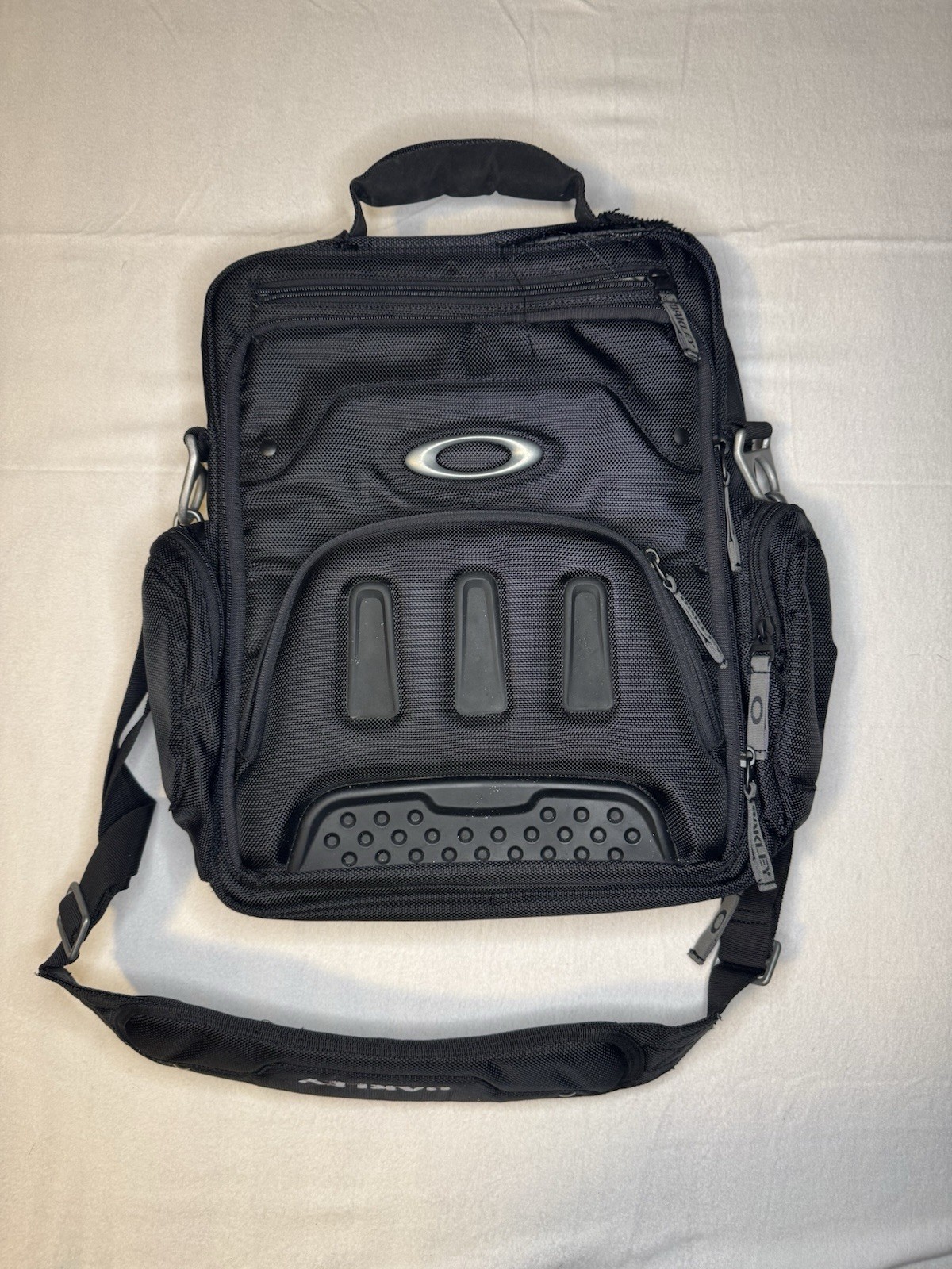 OAKLEY tactical vertical laptop shoulder messenger bag vtg y2k hacker cyber tech