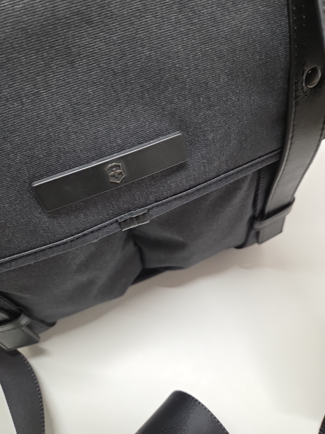 Victorinox Messenger Bag Dark Gray