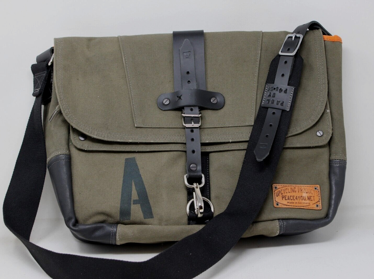Peace4You Upcycling Products ARMY GREEN MESSENGER SHOULDER/CROSSBODY BAG