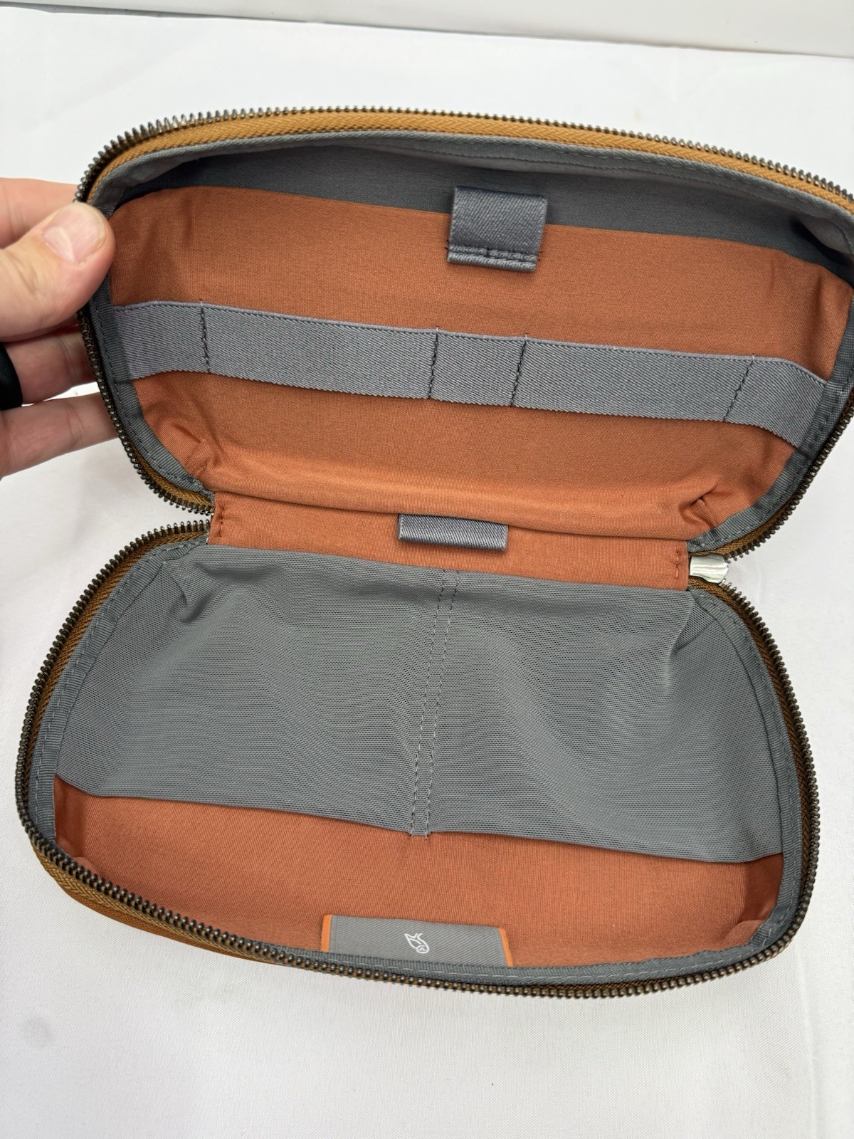 Bellroy Tech Kit Compact (Tech Accessories Organizer, Zipper Pouch) – Bronze