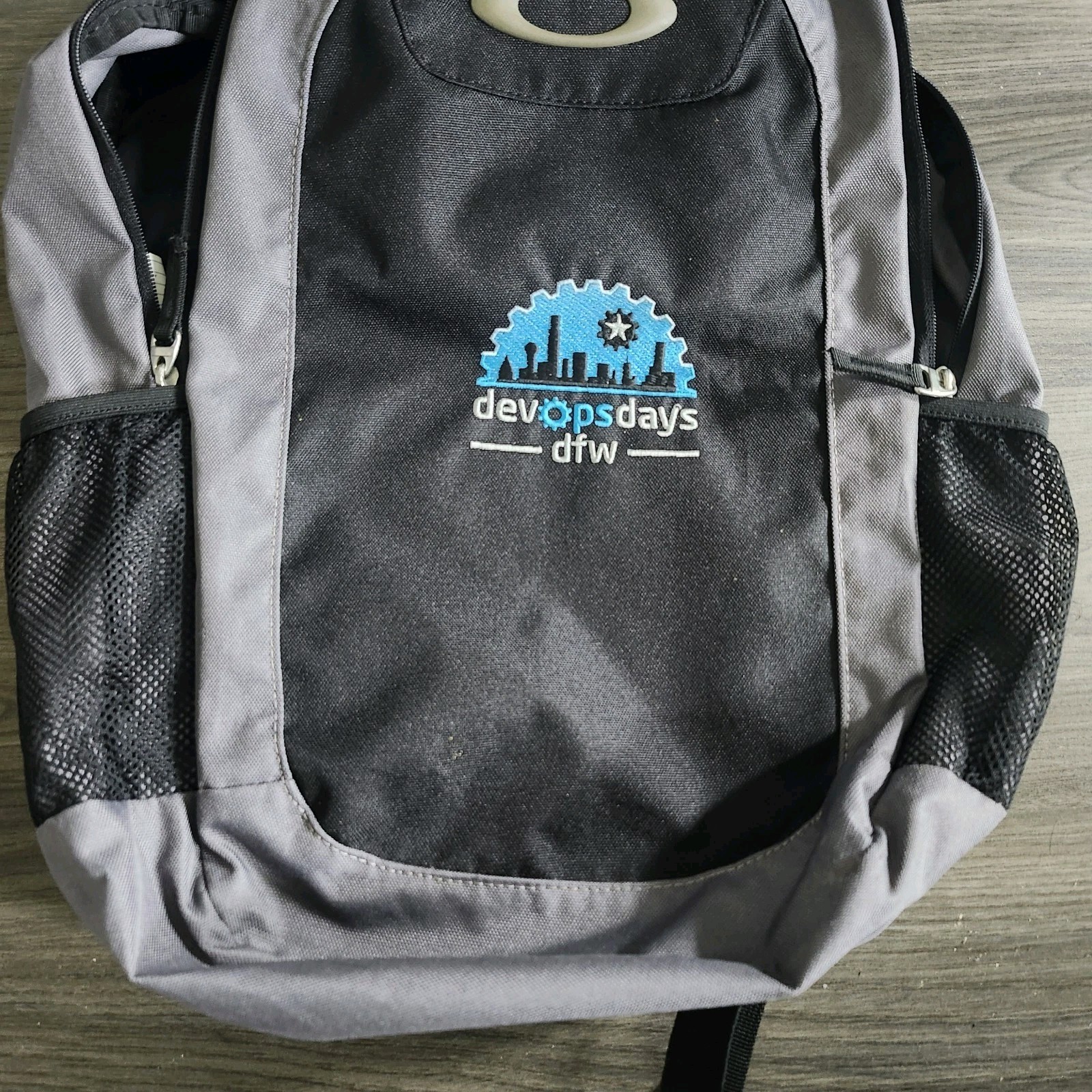 Oakley Enduro 20L 3.0 Backpack Fits 15″ Laptop Black Grey DevOpsDays Embroidery