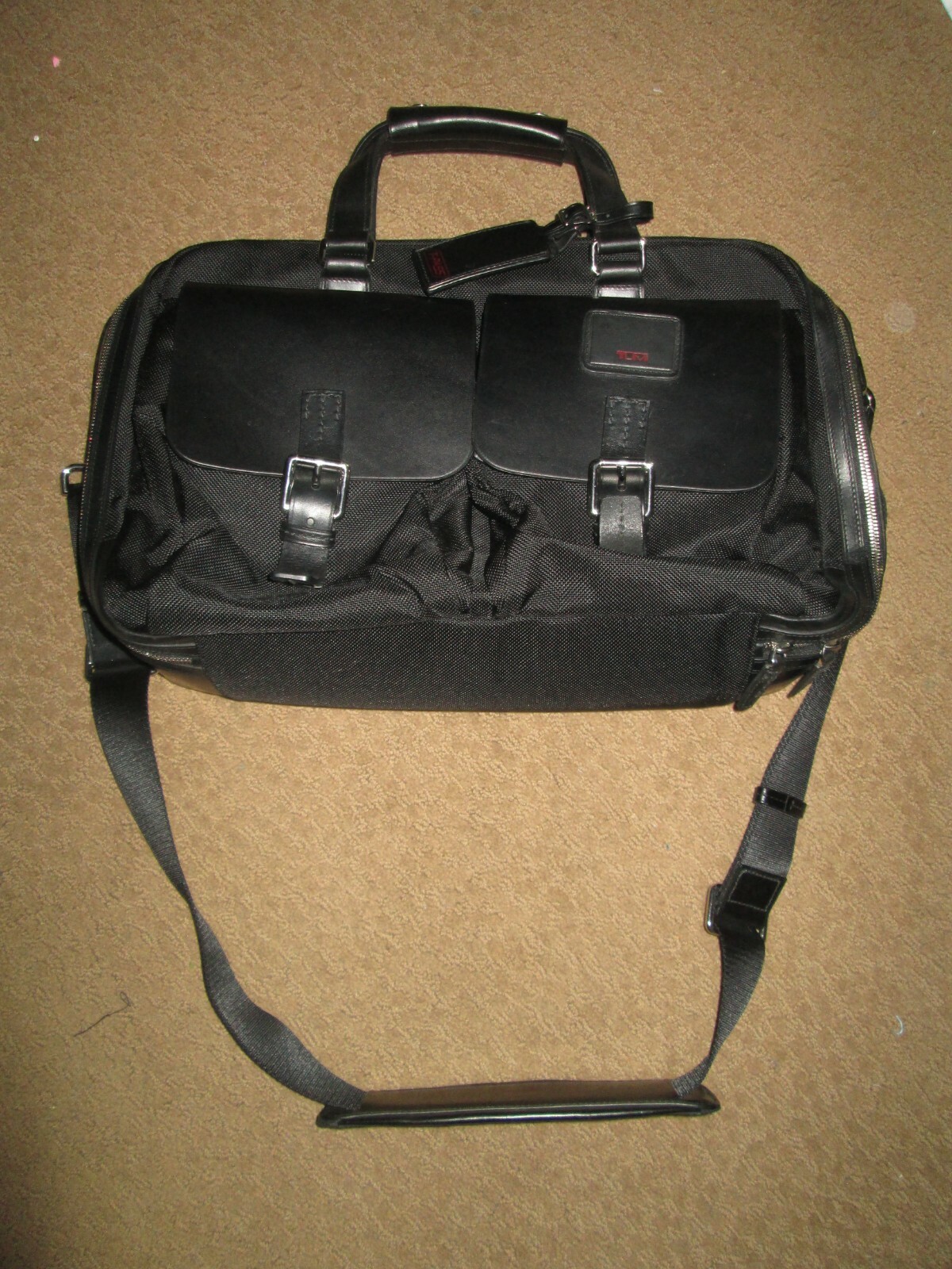 FANTASTIC TUMI BLACK LEATHER NYLON DOUBLE POCKET BRIEFCASE ATTACHE BAG