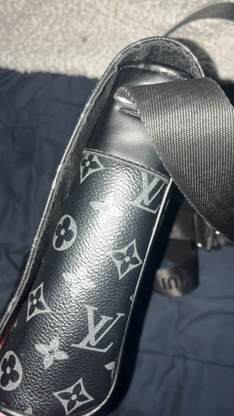 Louis Vuitton Monogram Eclipse Black/Gray Men’s Crossbody Bag, Zip Closure