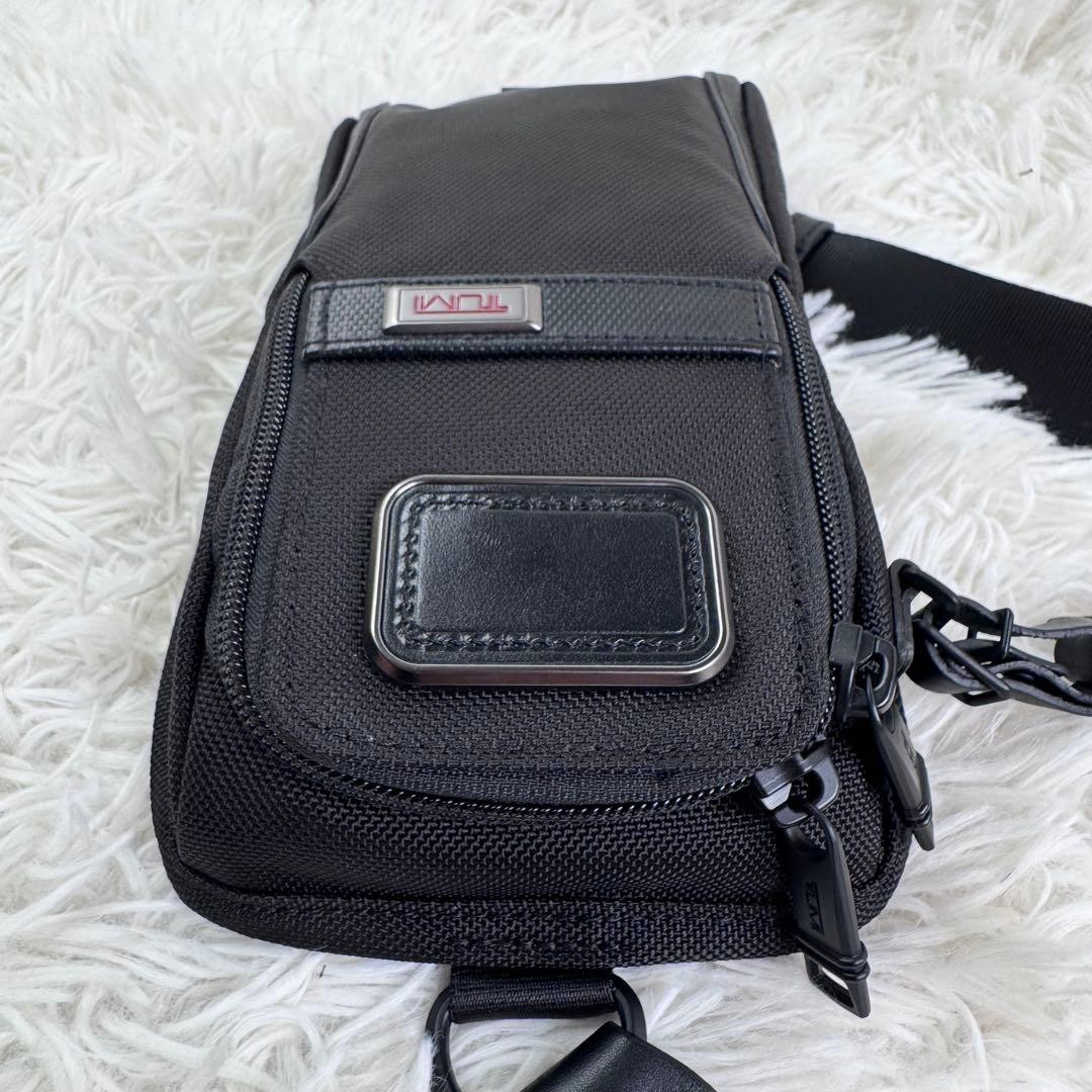 Brand TUMI Alpha 3 compact sling with