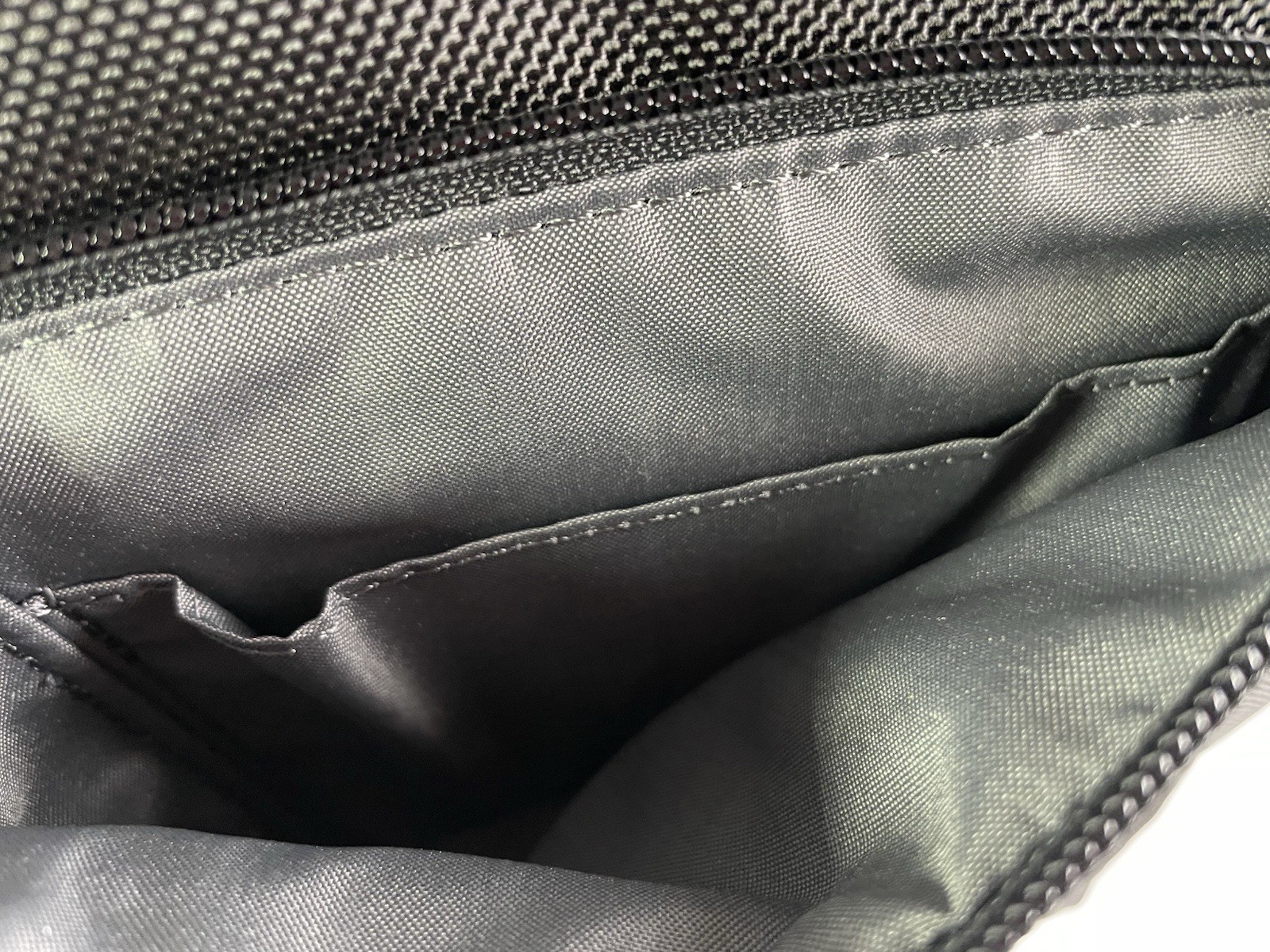 TUMI Alpha 2 Organizer Portfolio Brief / Expandable Messenger