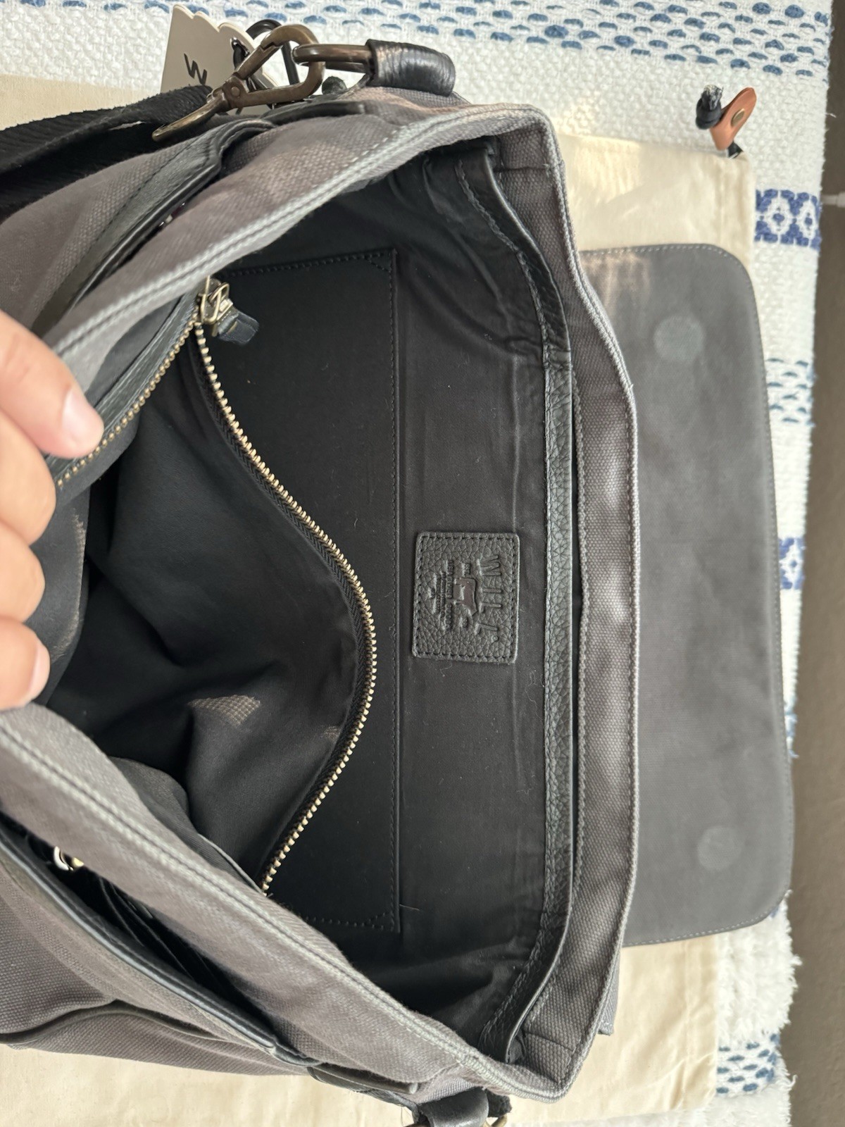 Will Leather Goods Commuter Collection Slim Messenger Bag