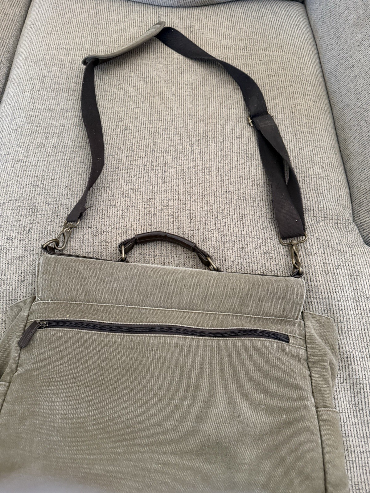 CHAPS Messenger Canvas Laptop Shoulder Bag Elmhurst Business. Green- Brown
