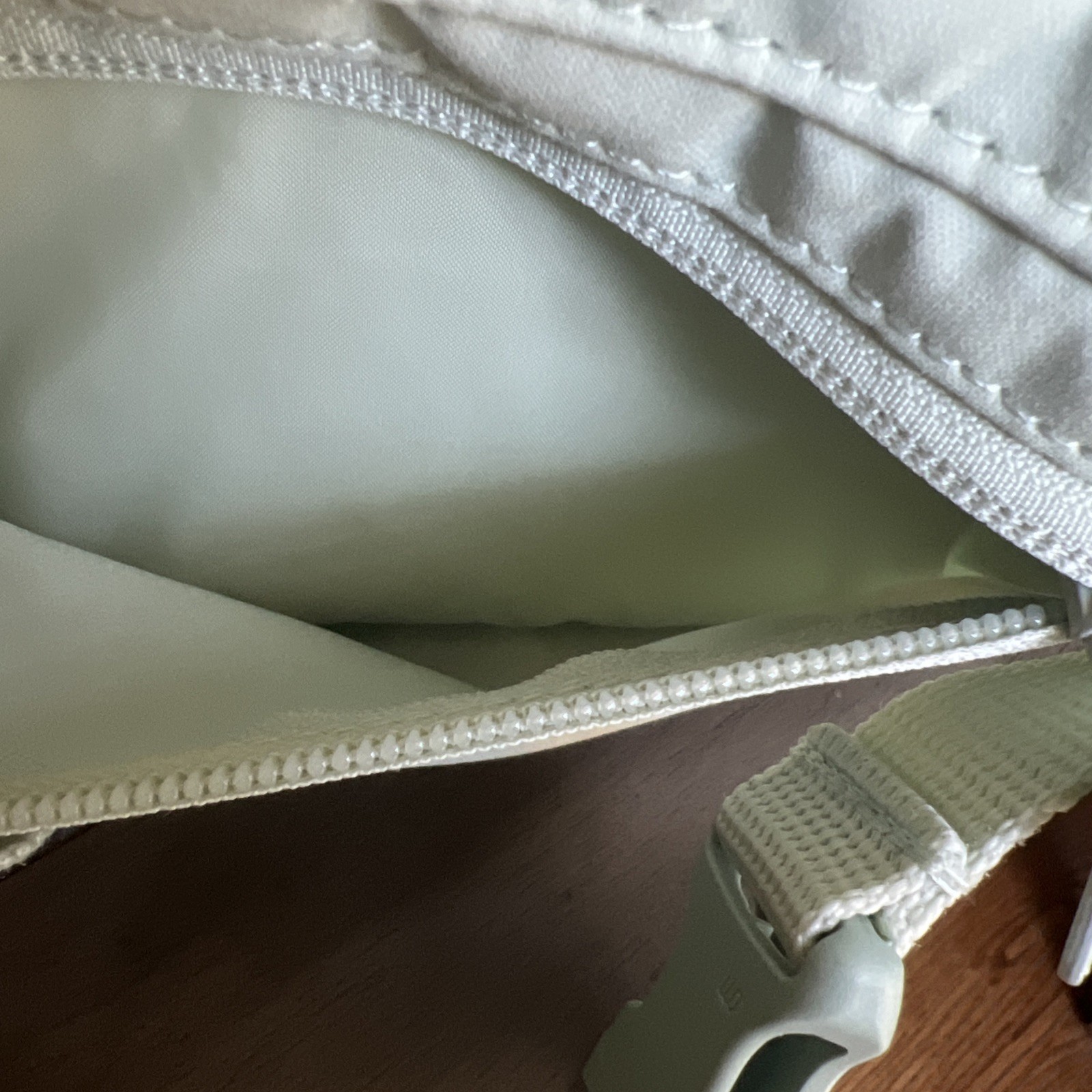 Fjallraven Kanken Hip Pack in Mint Green – Excellent Condition