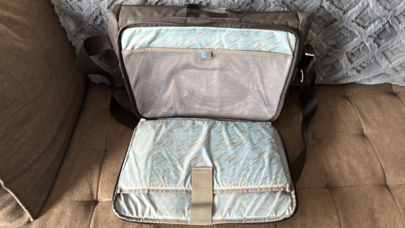THULE Bag Messenger Crossover Crossbpdy | 15 Inch Laptop | VG Condition