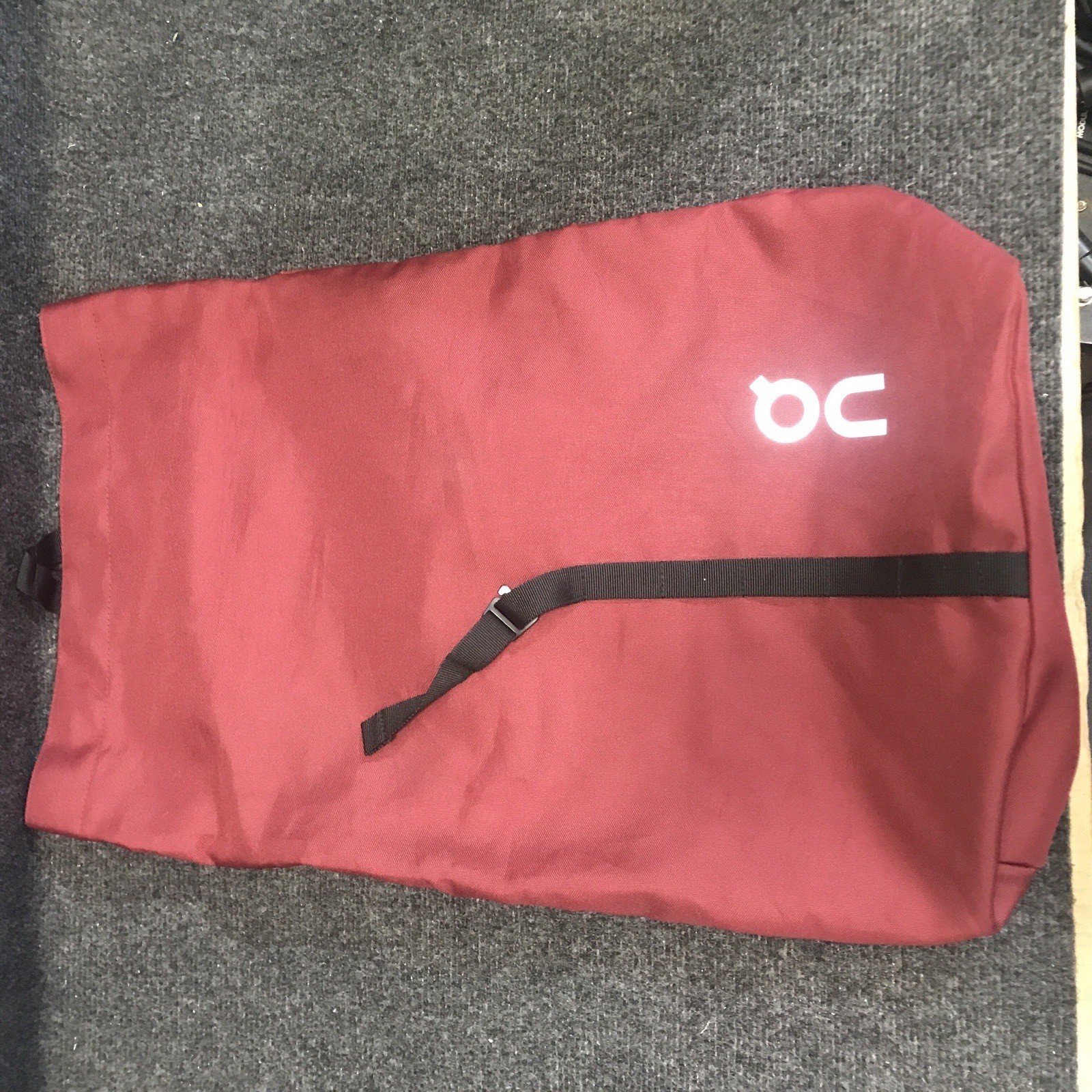 On Cloud Ambassador Maroon/Black Running Backpack Sack Run Bag w/ Front Logo