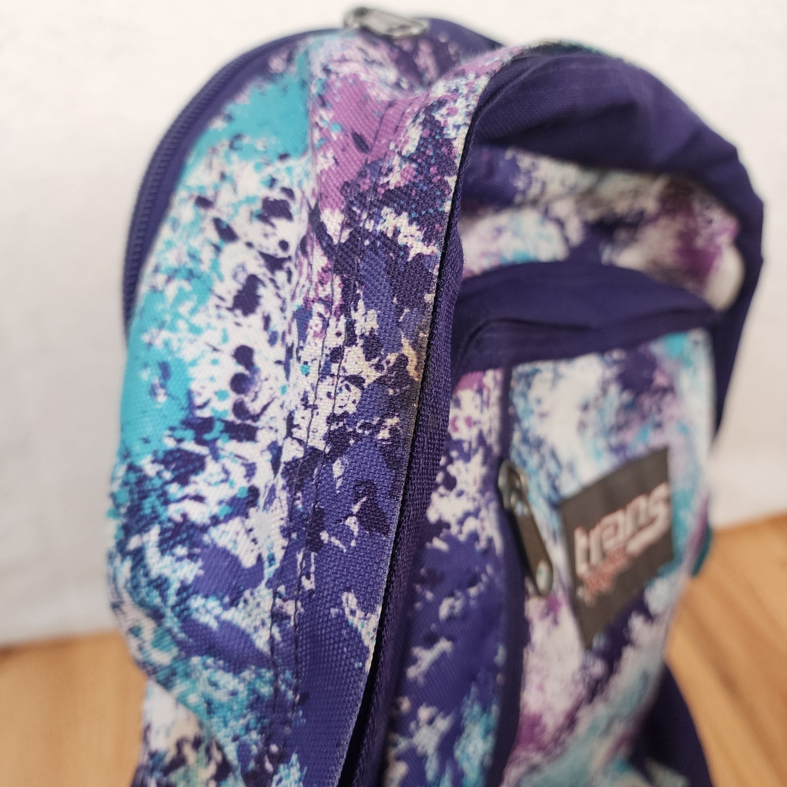 Trans By JanSport Tie Dizzle 17″ Backpack Laptop Sleeve 4 Zippered Compartments