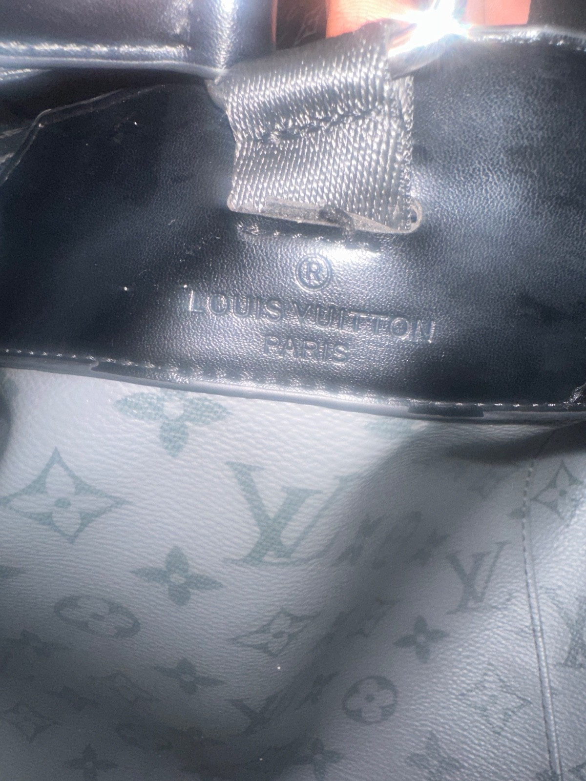 louis-vuitton backpack damier
