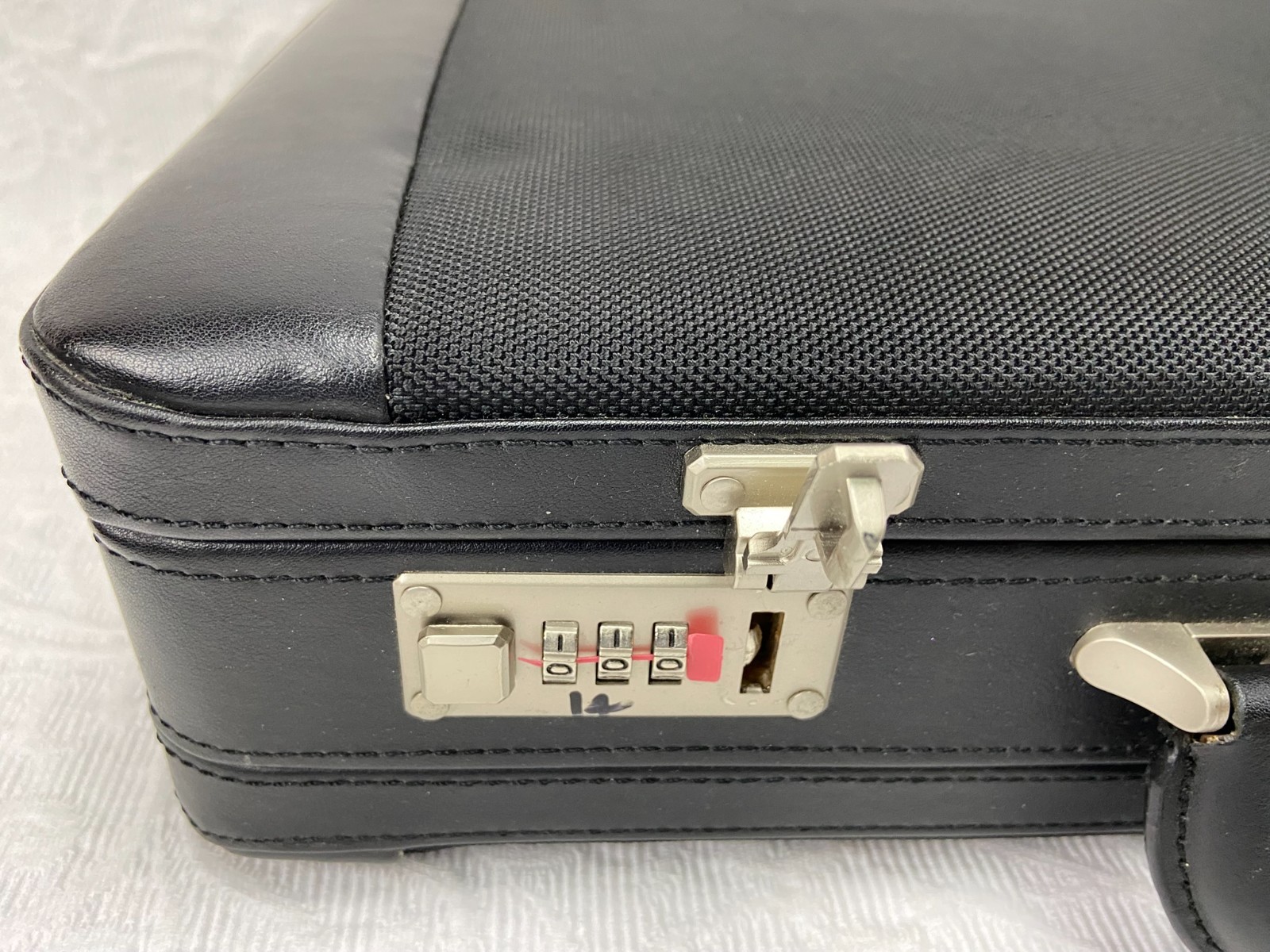 FORAY Black Briefcase Attache with Expandable Insert