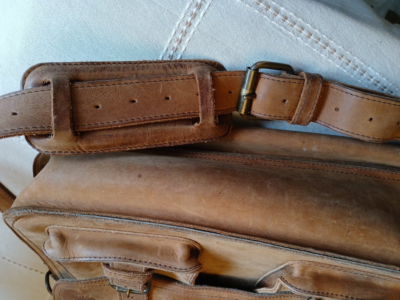 MEN’S VINTAGE BUFFALO JACKSON TRADING Co LEATHER DOUBLE POCKET MESSENGER BAG