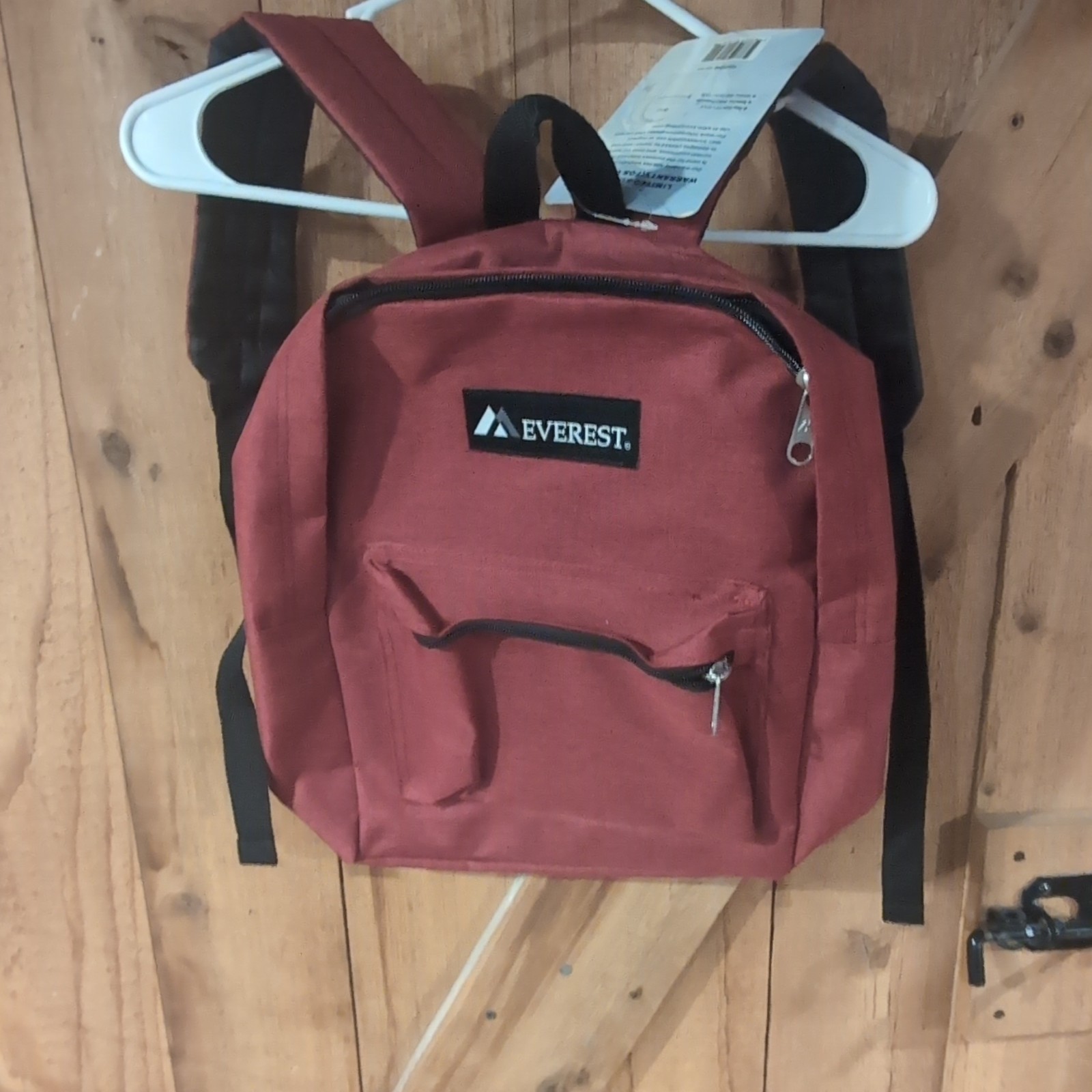 Everest Red Small Backpack Zip Closure Adjustable Straps Pockets Travel