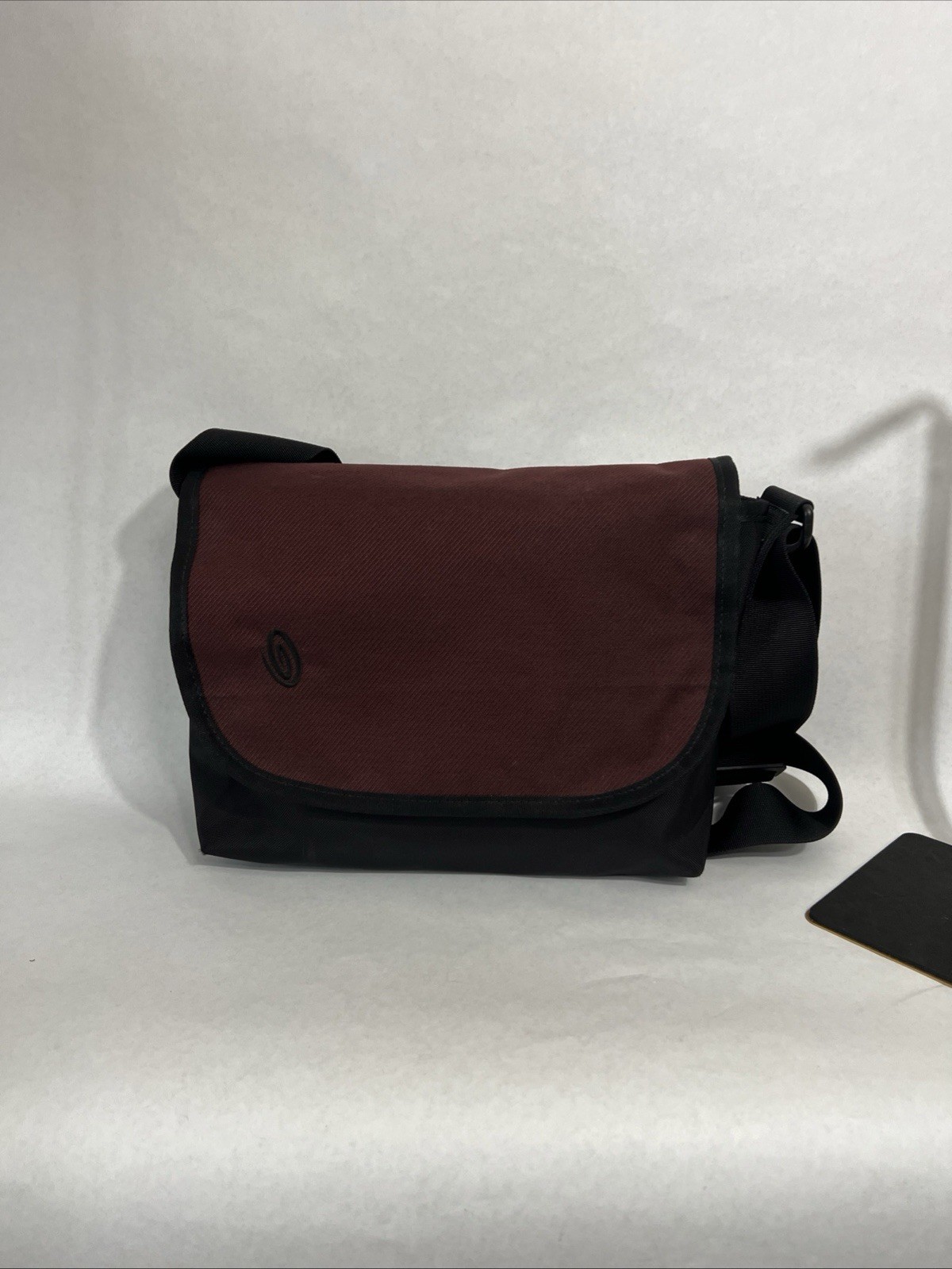TIMBUK2 Classic Messenger/Laptop Bag Made In USA Maroon And Black Straps