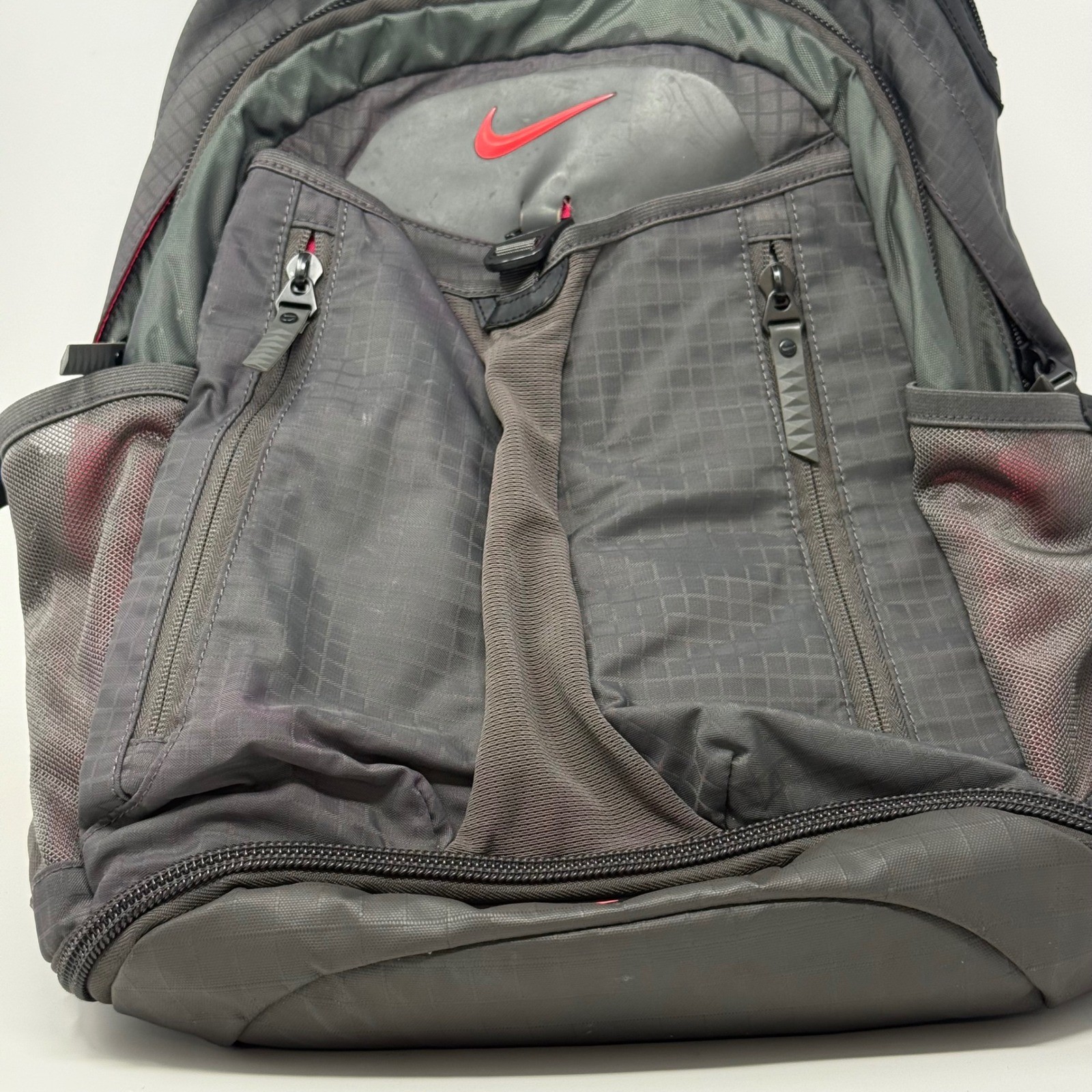 Nike Sport Backpack Grey Red Ripstop Multi-Pocket Shoe Compartment Training Bag