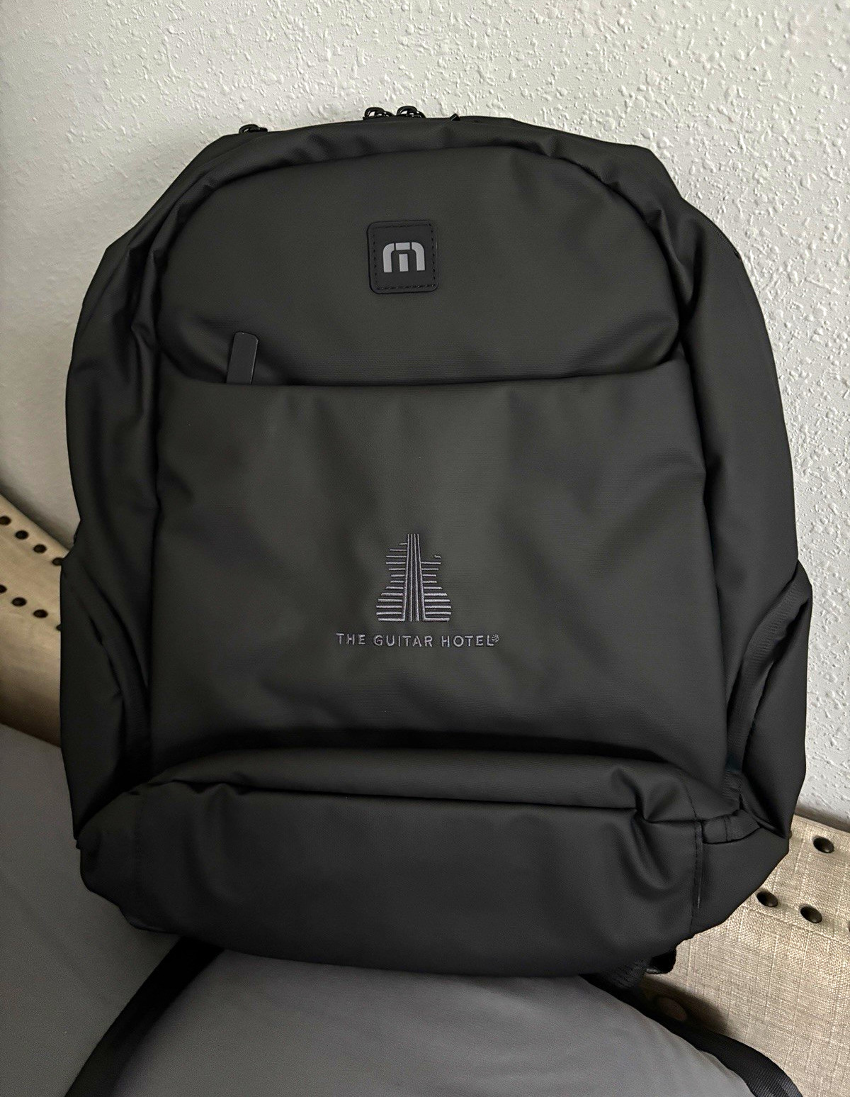 TravisMathew Black Backpack The Guitar Hotel Logo Zip Padded Adjustable, Men